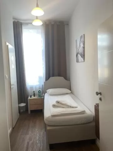 Bed in Hotel Lübecker Hof