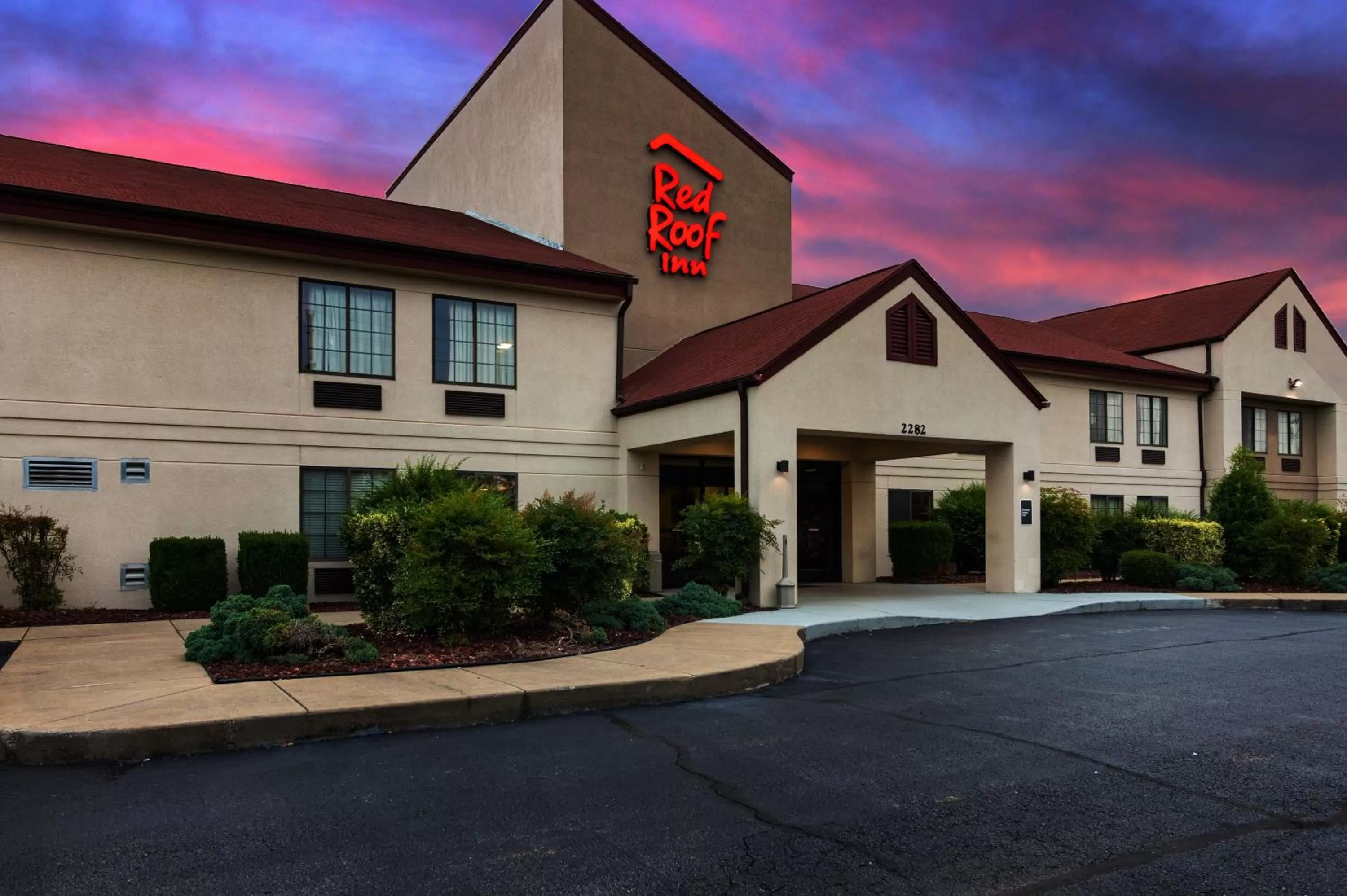 Property building in Red Roof Inn Murfreesboro