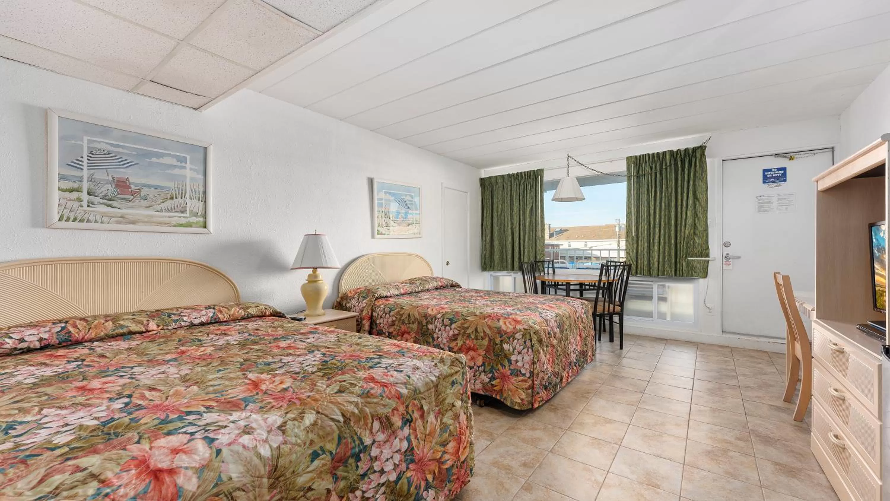 Bed in Cara Mara Resort