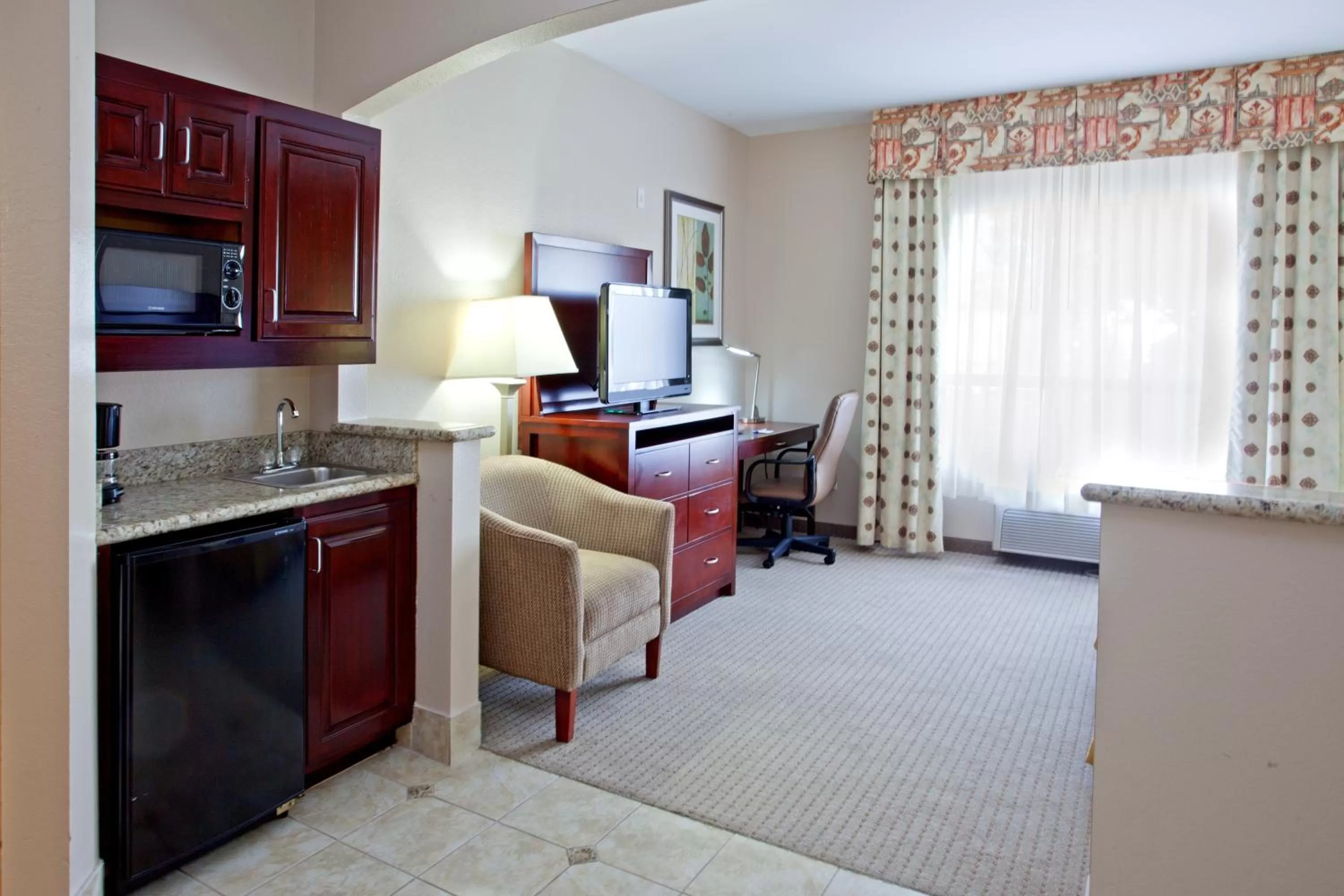 TV and multimedia in Holiday Inn Express & Suites College Station by IHG