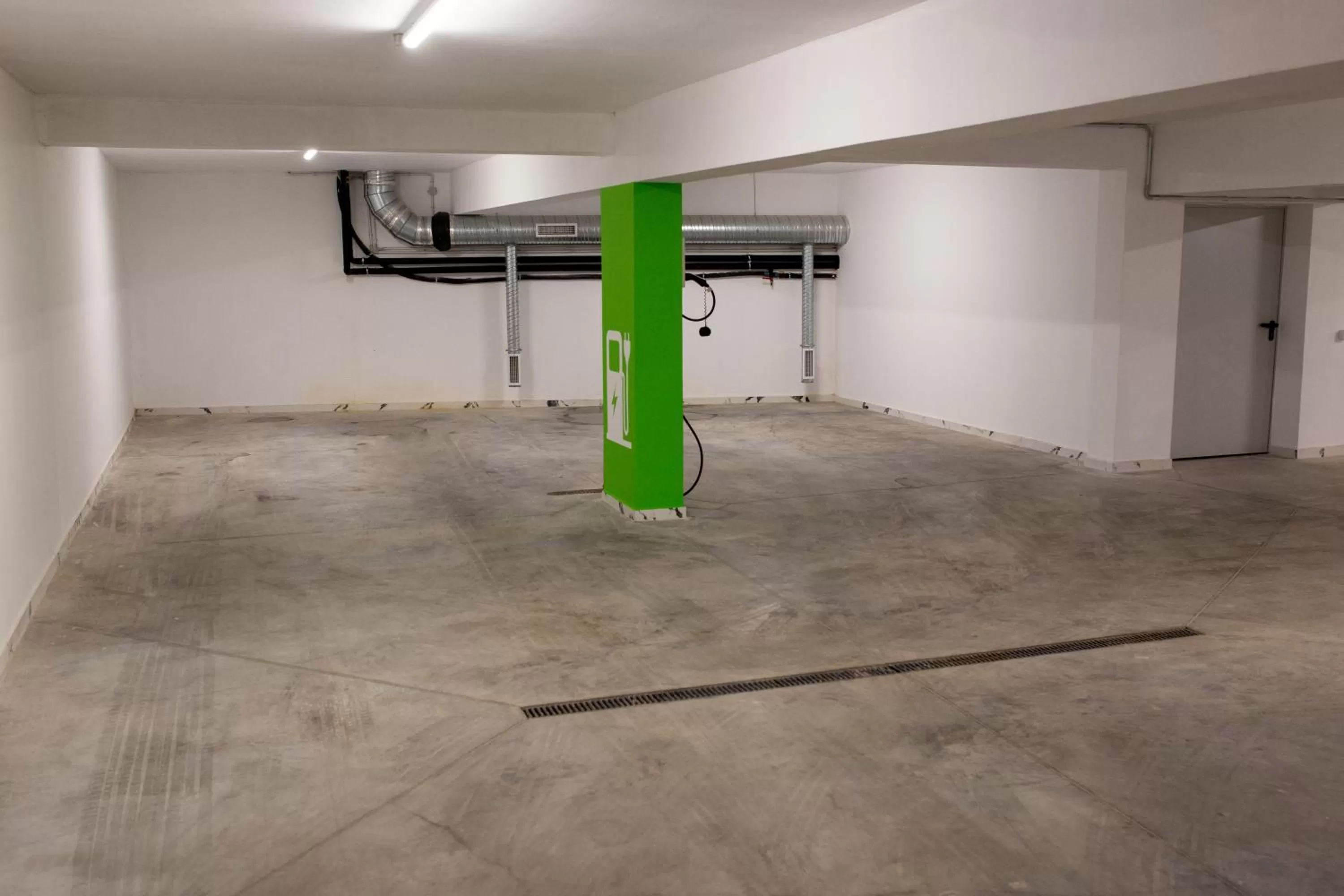 Parking in RUBO Hotel