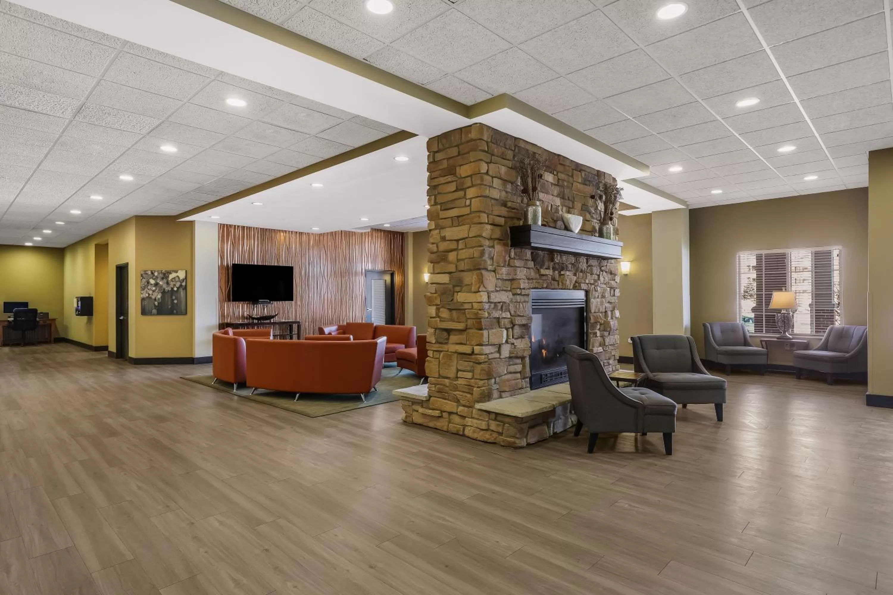 Lobby or reception in MainStay Suites Fitchburg - Madison