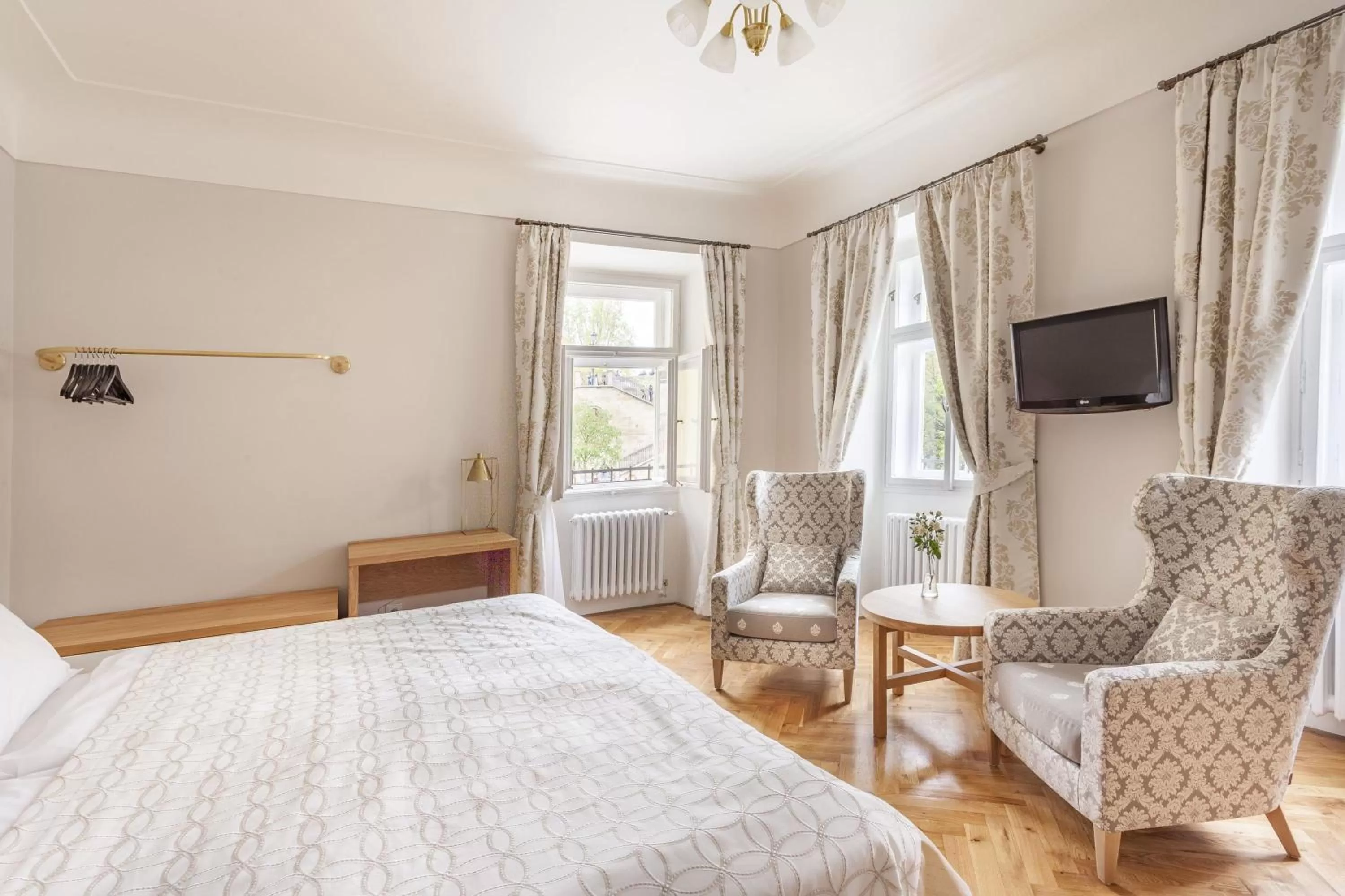 Photo of the whole room, Bed in Hotel At the Golden Scissors