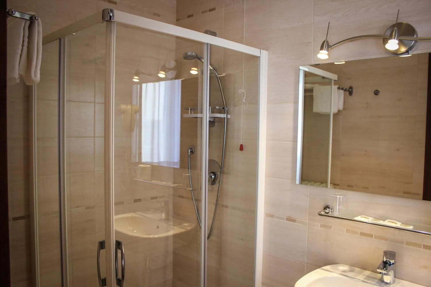 Shower in Hotel Centrale