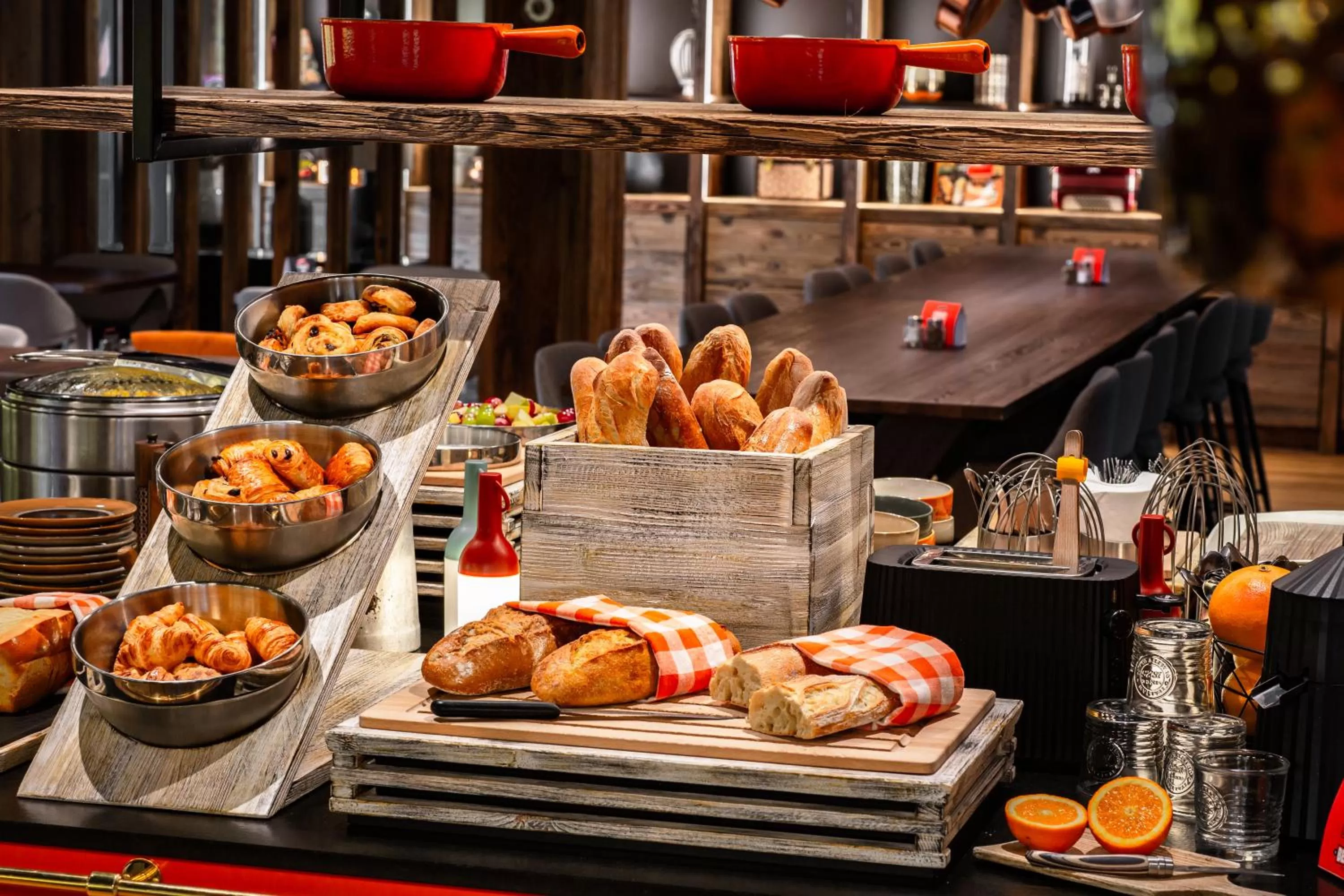 Buffet breakfast in Hôtel Névé