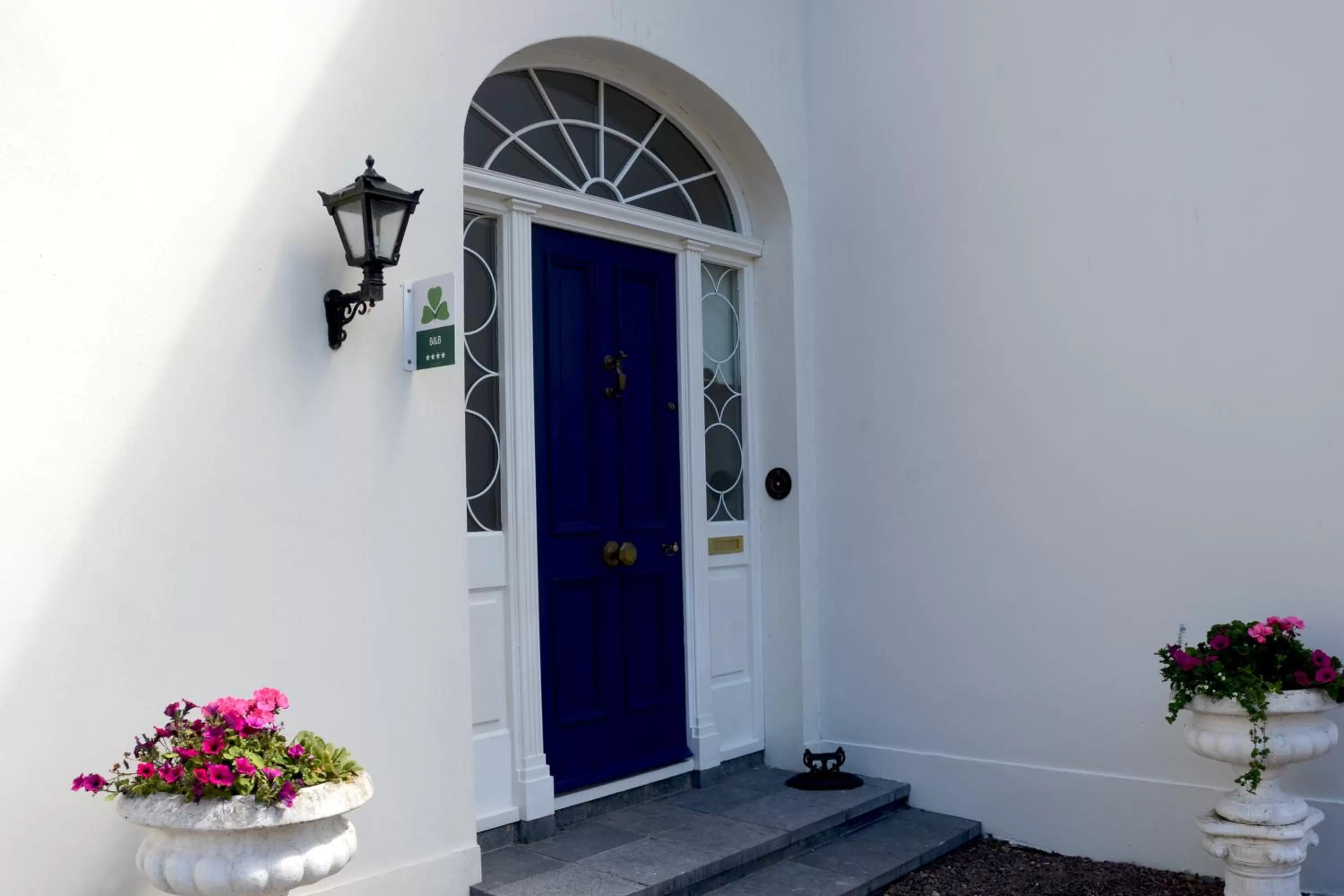 Facade/entrance in Cannaway House B&B