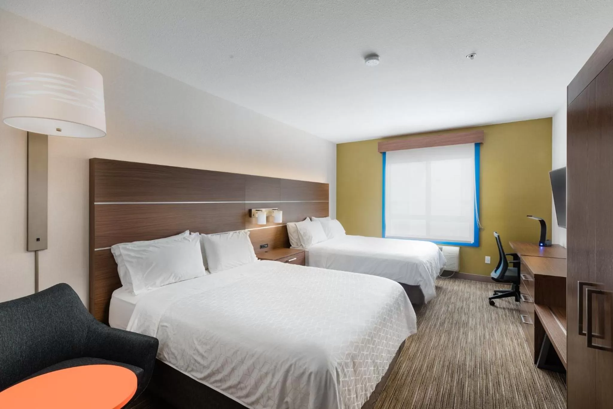 Photo of the whole room, Bed in Holiday Inn Express Grande Prairie by IHG