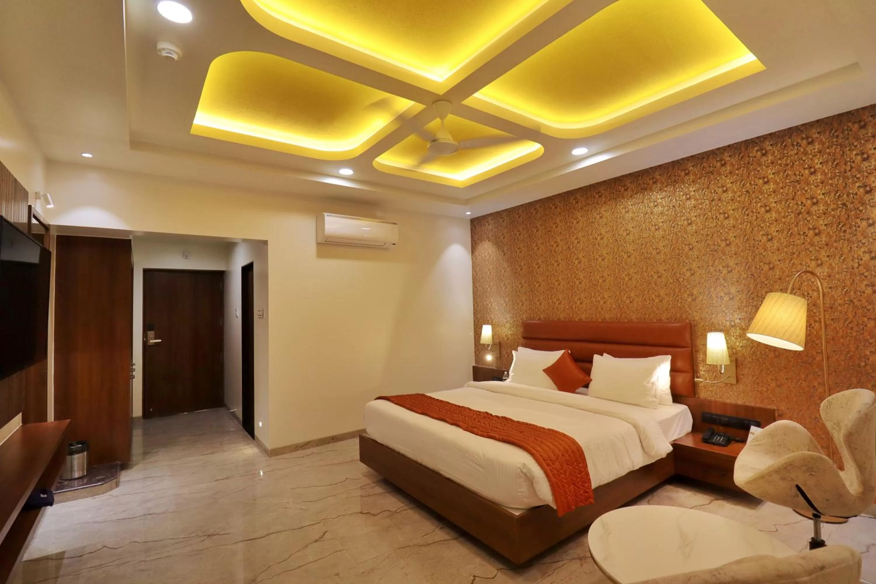 Bed in Four Petals Executive by LHMS