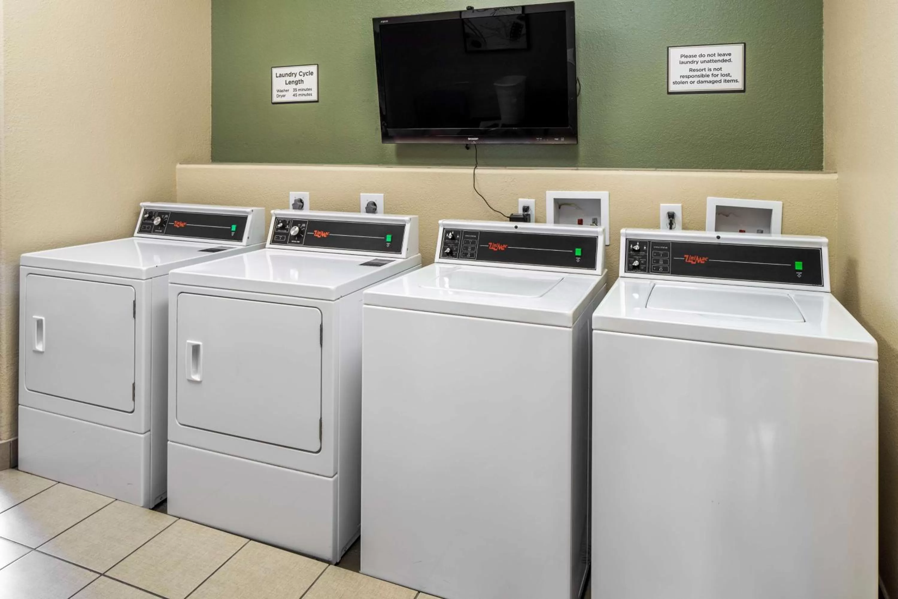 Property building in Hilton Vacation Club Scottsdale Villa Mirage