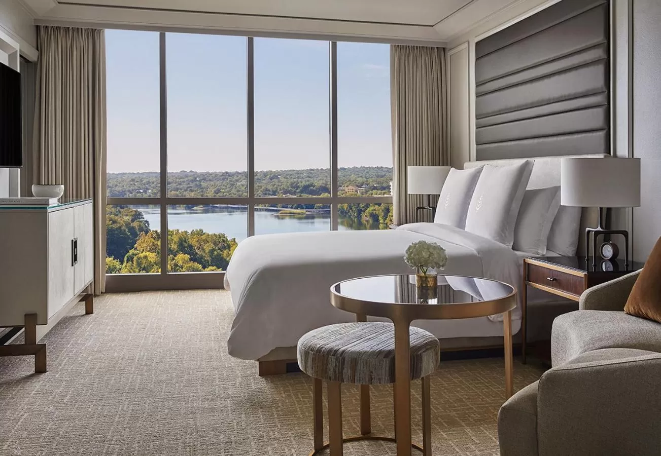 Photo of the whole room, Bed in Four Seasons Hotel Austin