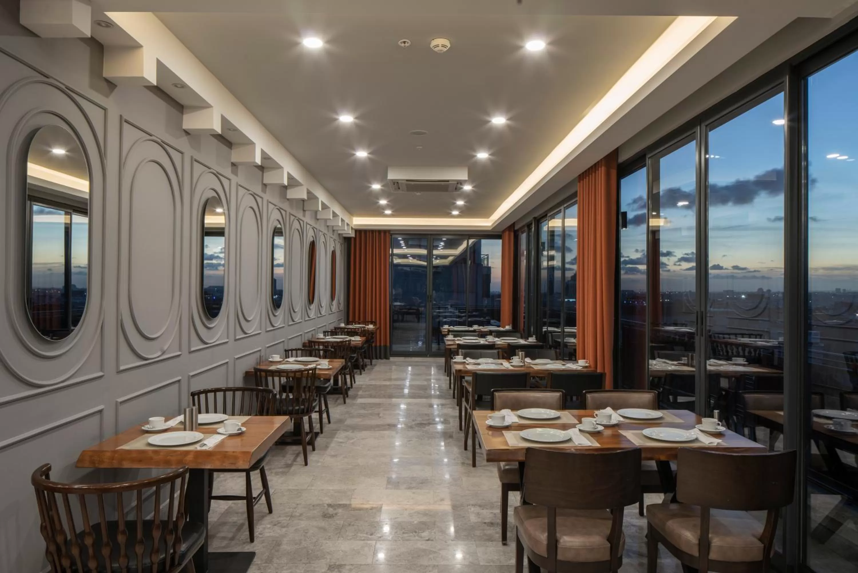 Restaurant/places to eat in AKKA Lush Hotel Taksim