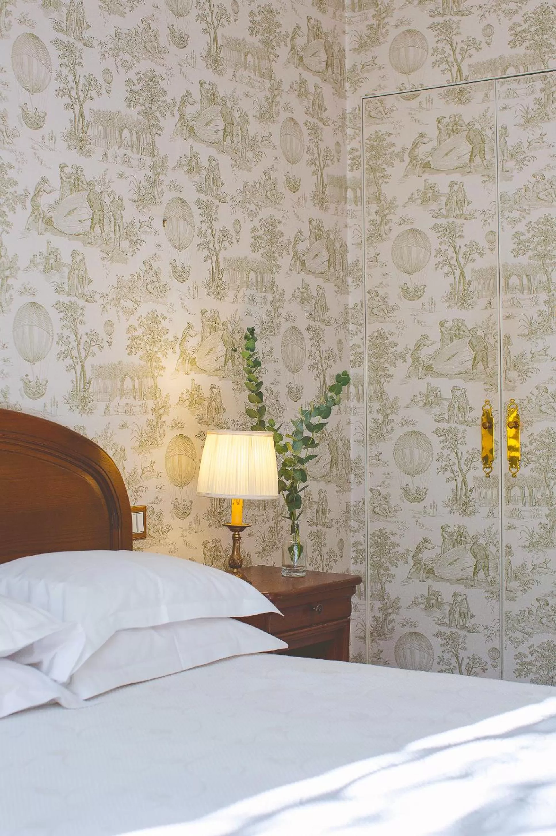 Bedroom, Bed in Hotel des Grandes Ecoles