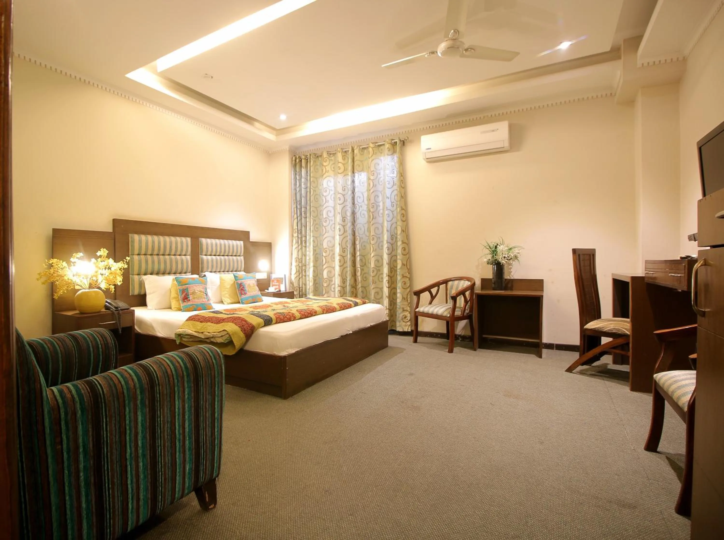 Bedroom, Bed in Hotel City Premier - Near Galleria Market , Super Mart-1 DLF Gurgaon