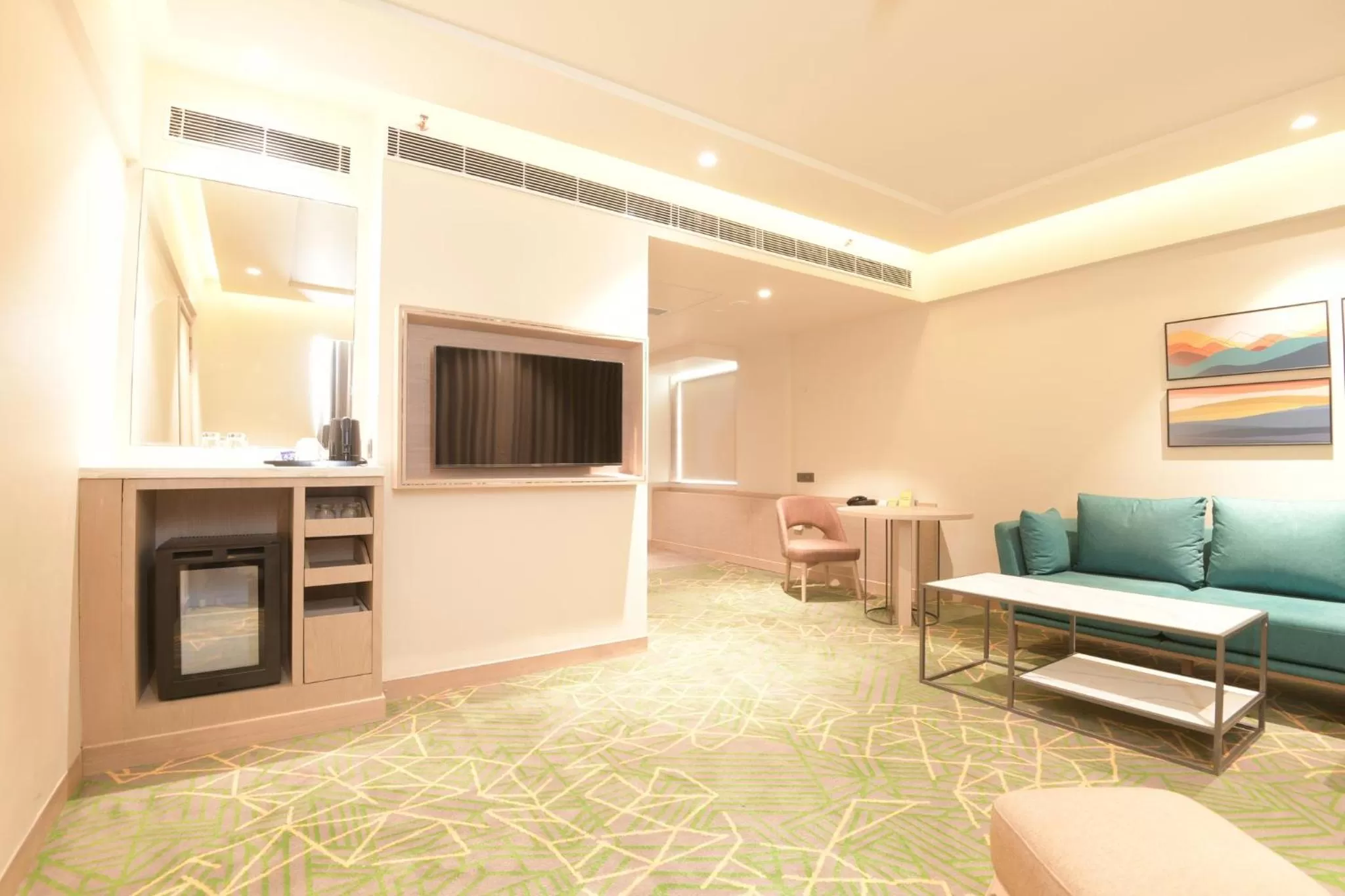 Photo of the whole room in Holiday Inn Katra Vaishno Devi by IHG