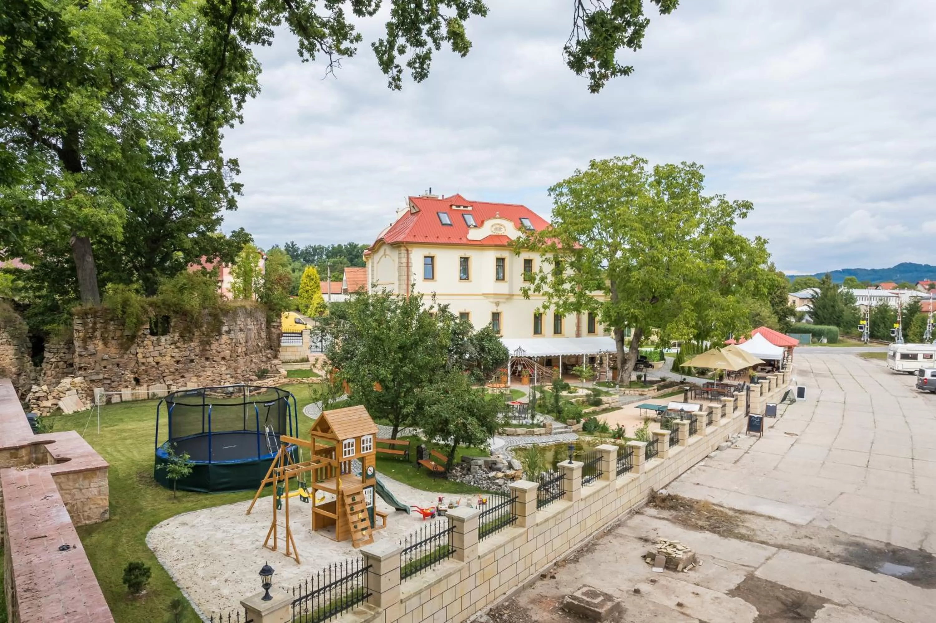 Restaurant/places to eat, Property Building in Villa Libosad