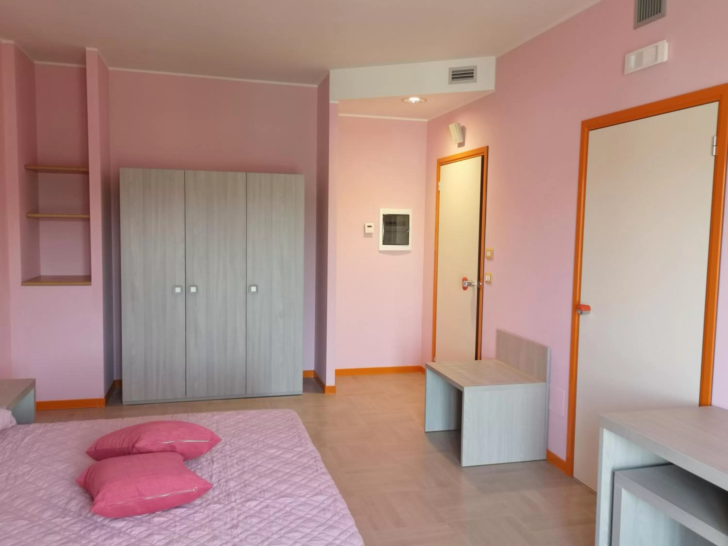 View (from property/room), Bed in Hotel Clodi