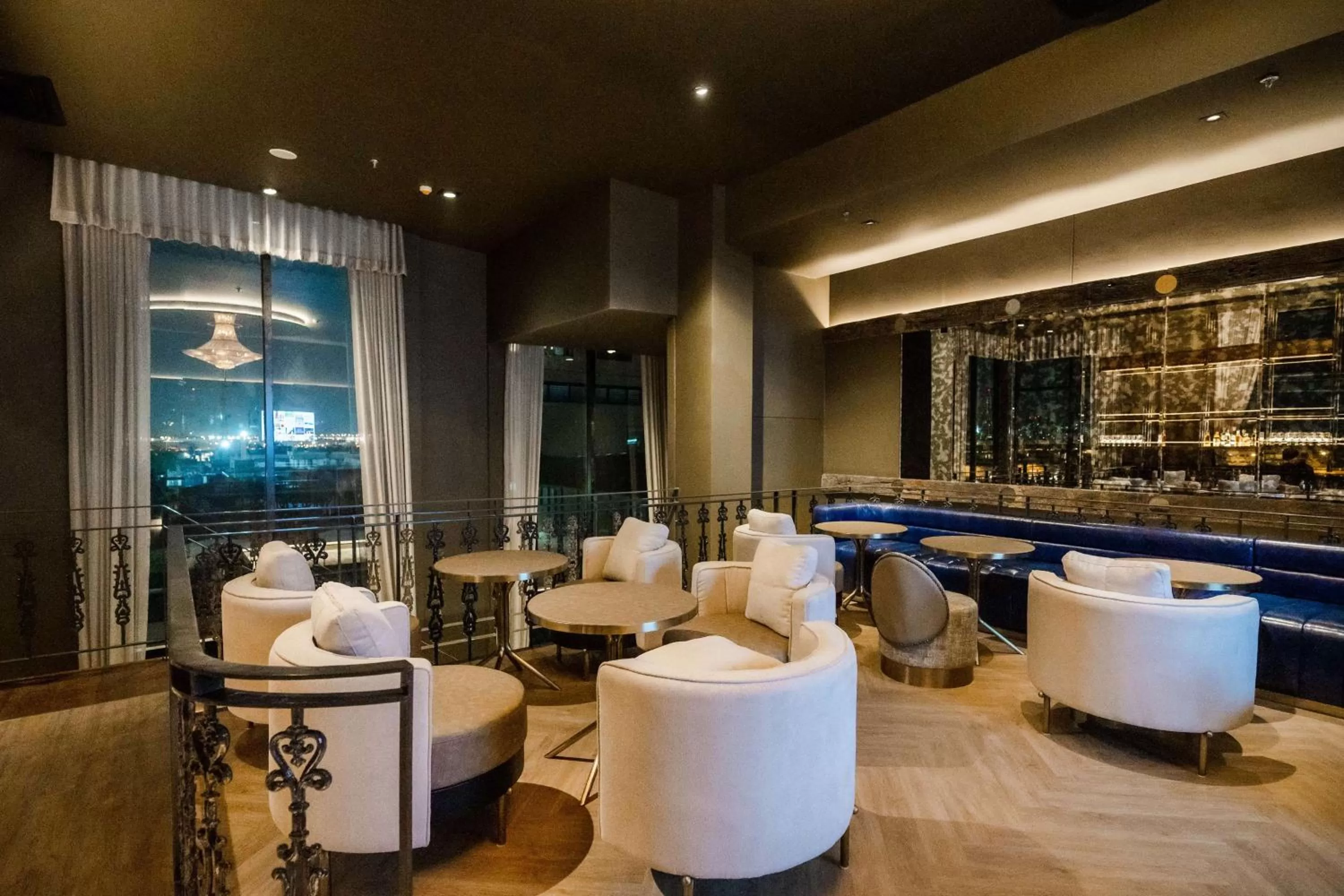 Restaurant/places to eat in Best Western Chatuchak