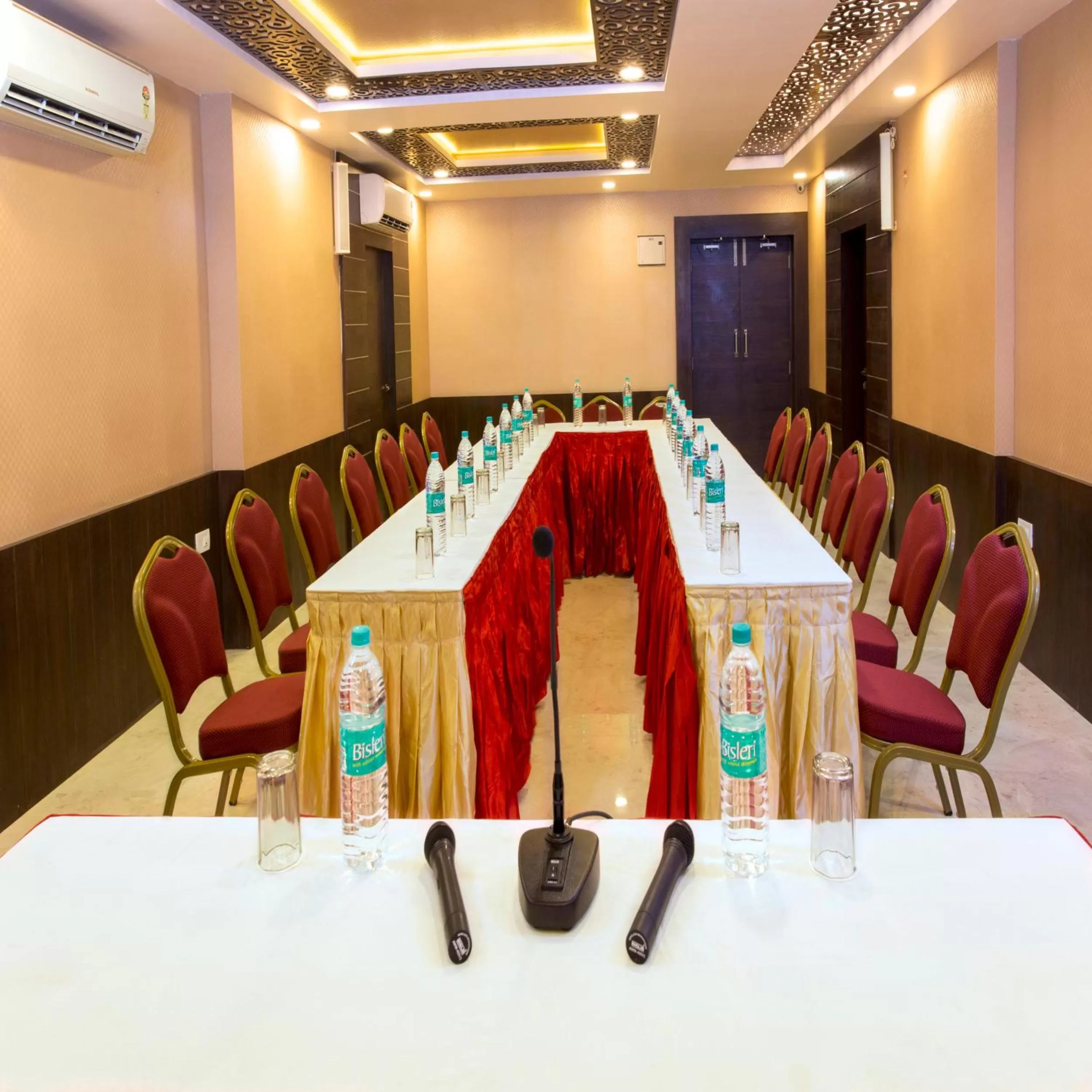 Banquet/Function facilities in Shankar Bhavan By Vinayak Hotels