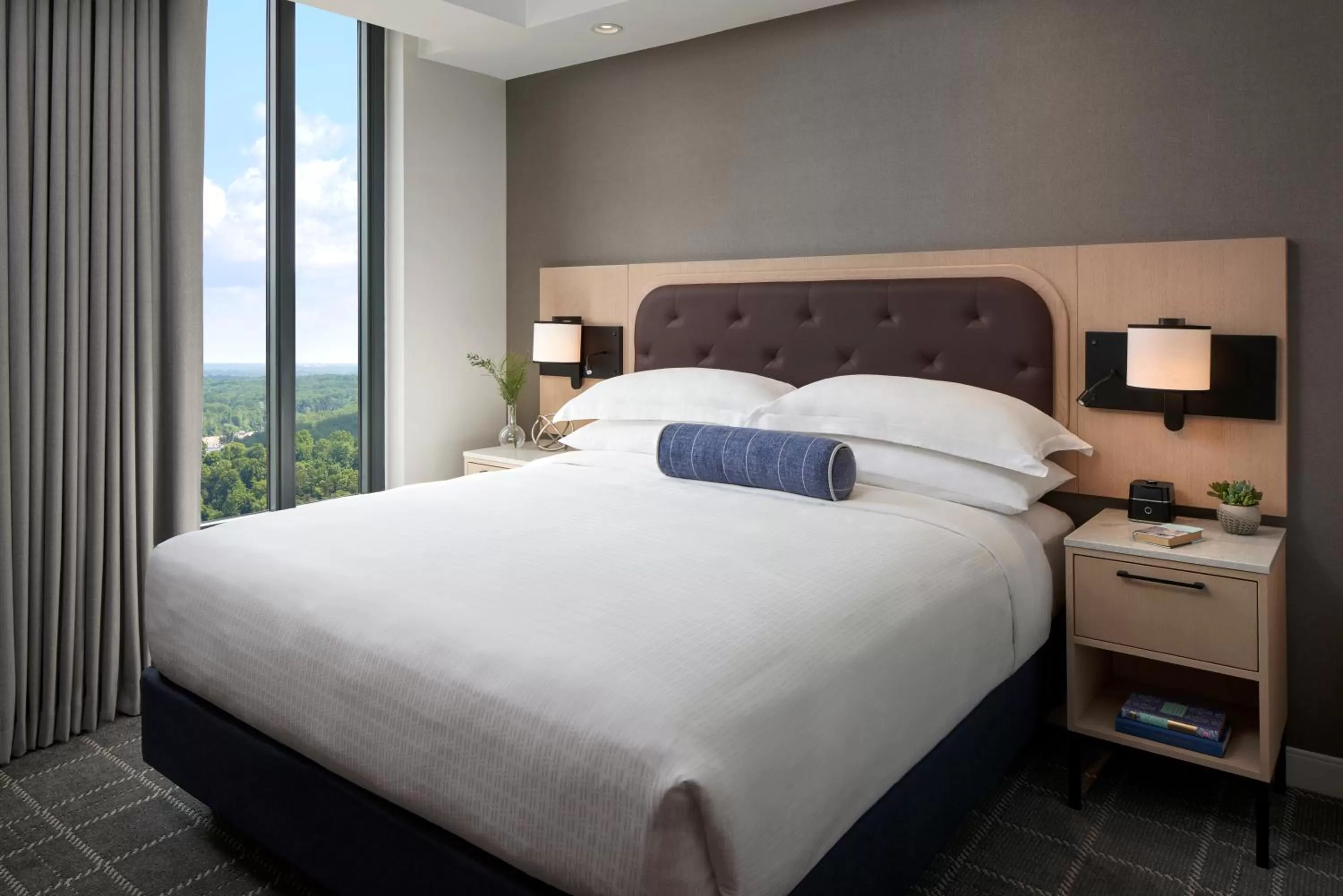 Bed in The Watermark Hotel