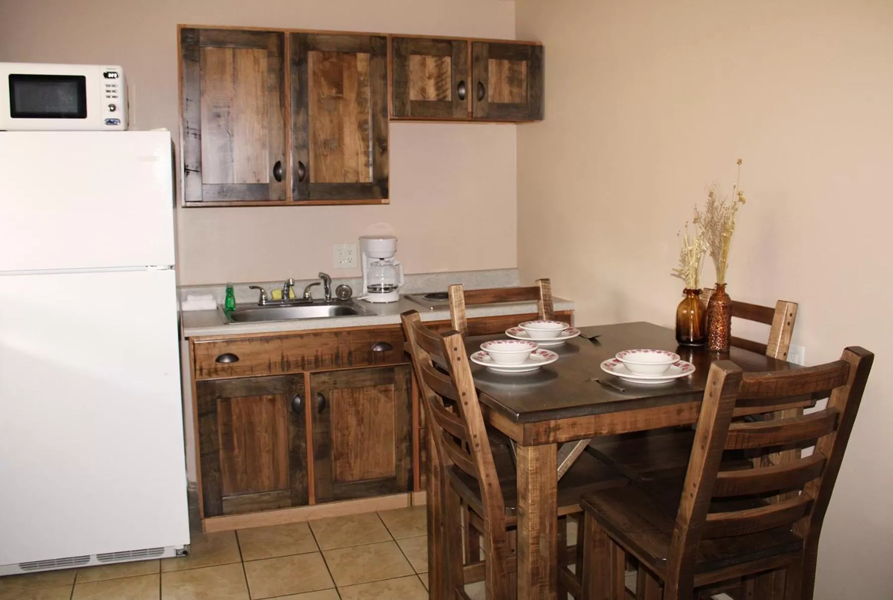 Kitchen/Kitchenette in Bayside Resort, Lake George NY