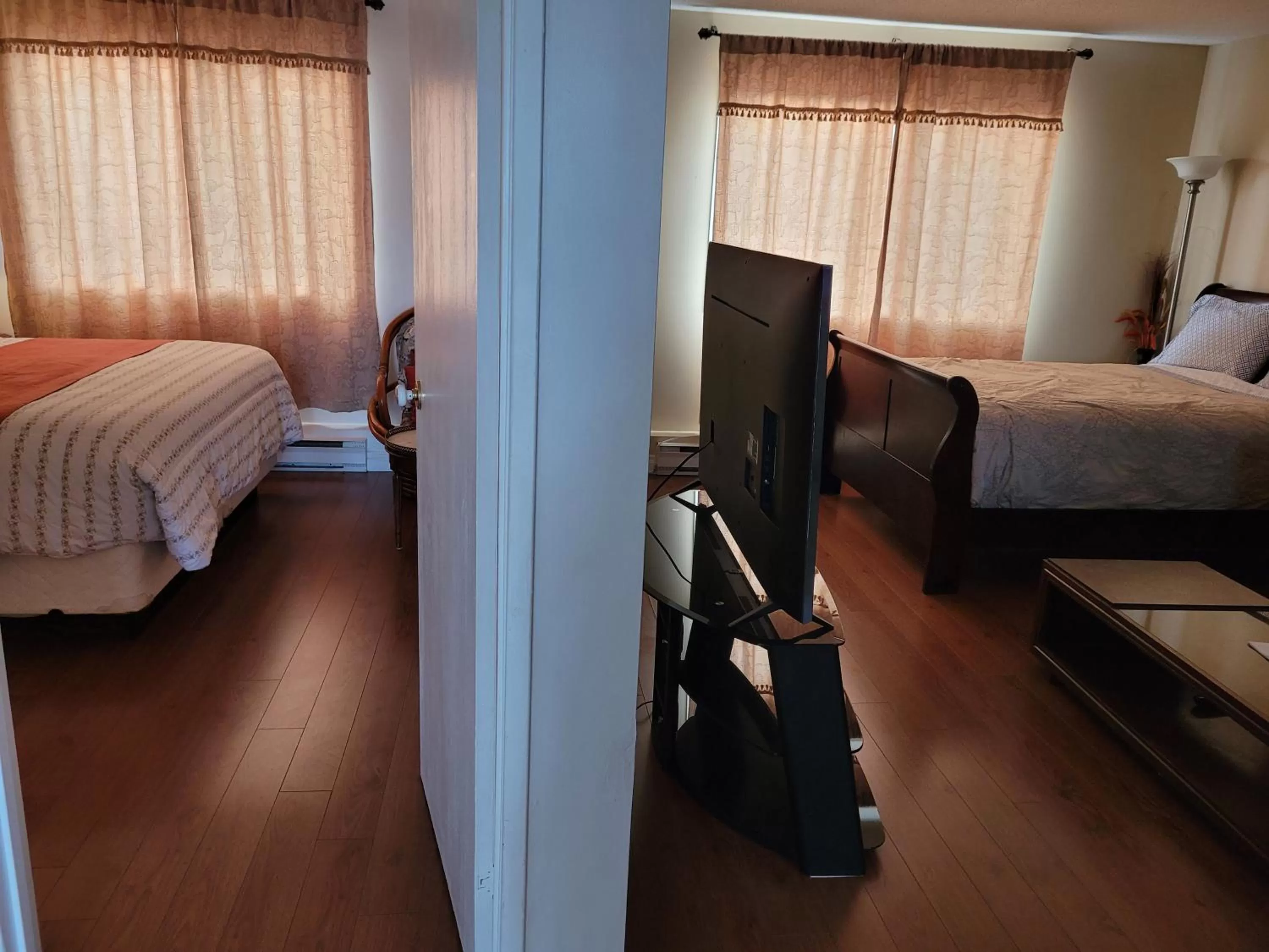 Photo of the whole room, Bed in Croft Inn Motel