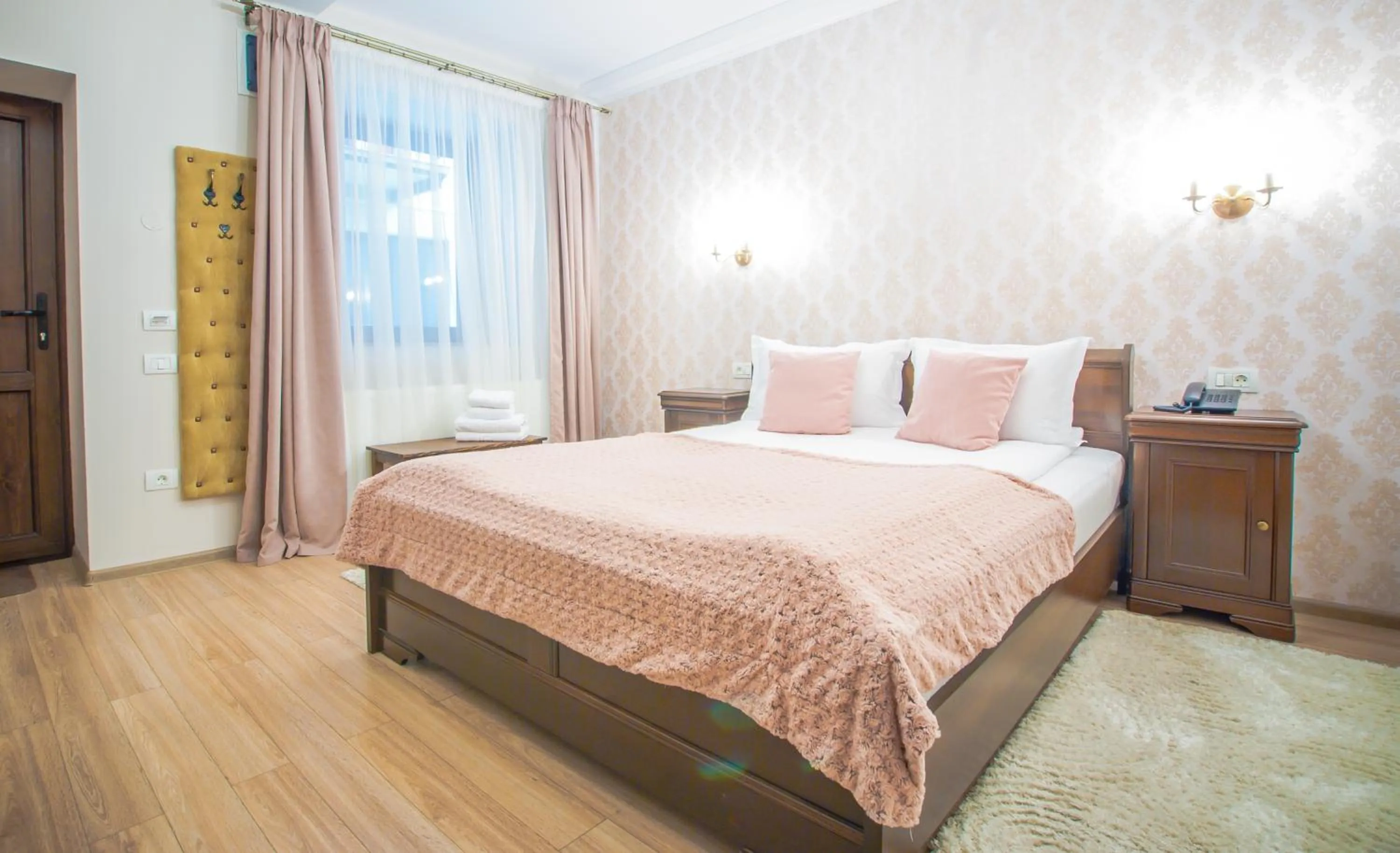 Bedroom, Bed in Safrano Palace