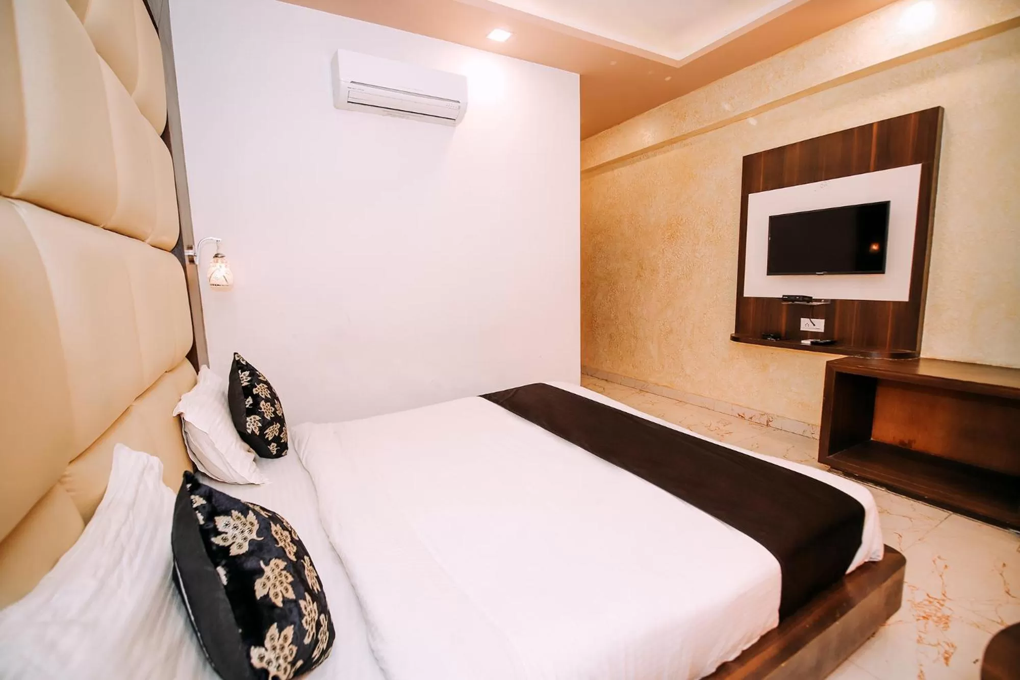 Bedroom, Bed in FabHotel Prime The Royal Galaxy