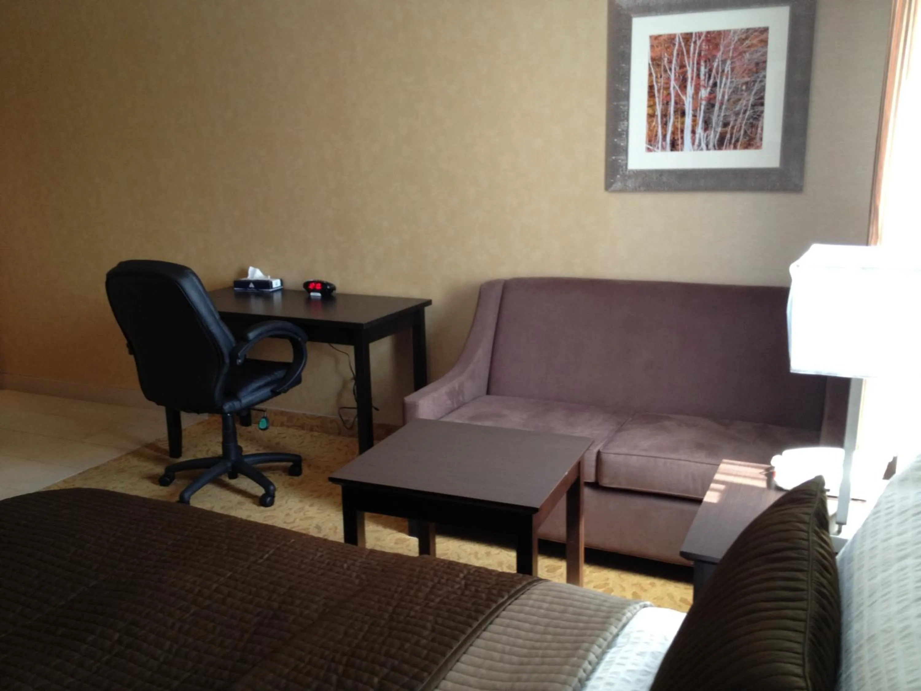 Seating area in Mississauga Gate Inn