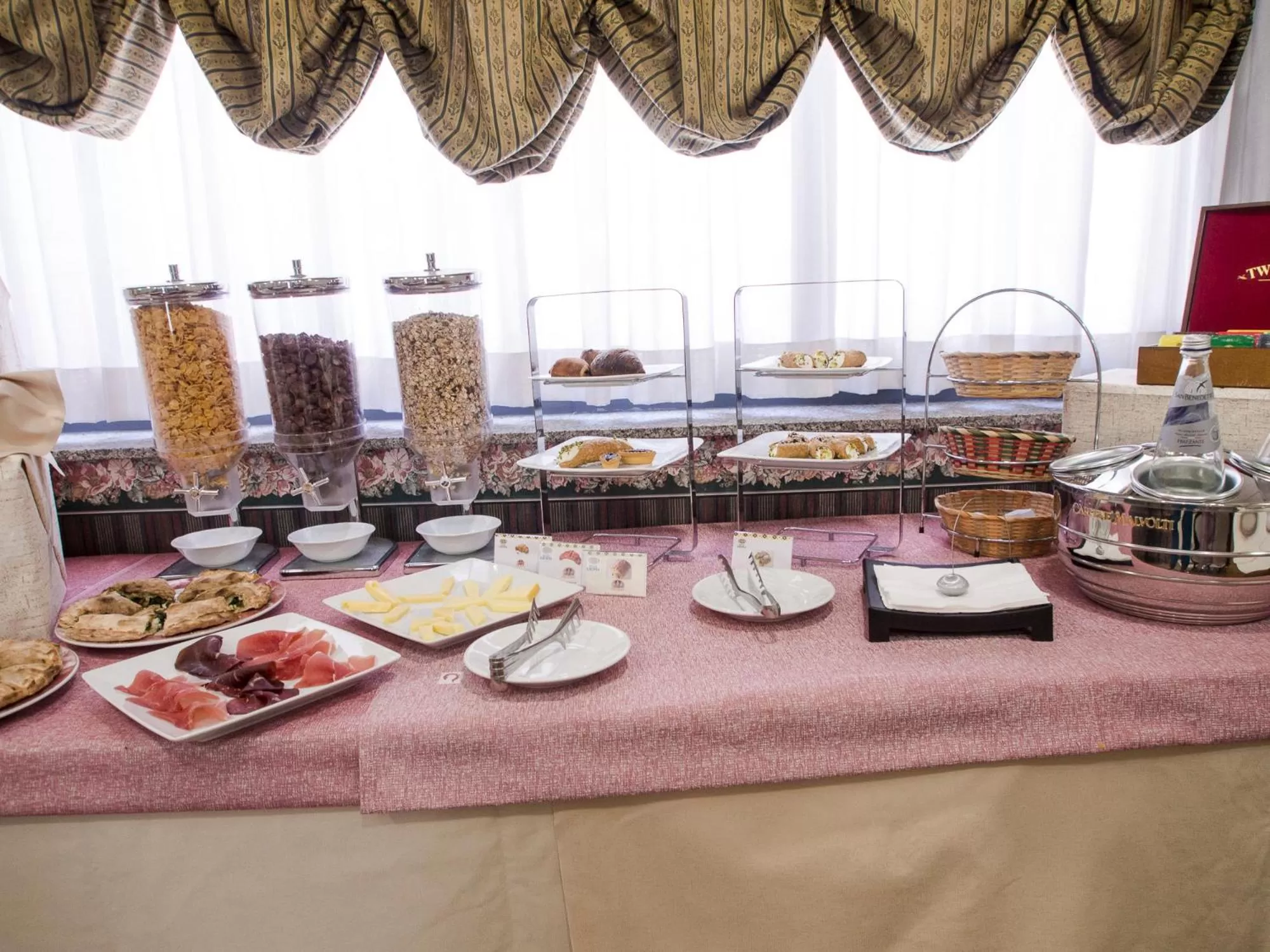 Breakfast in Hotel Kroma