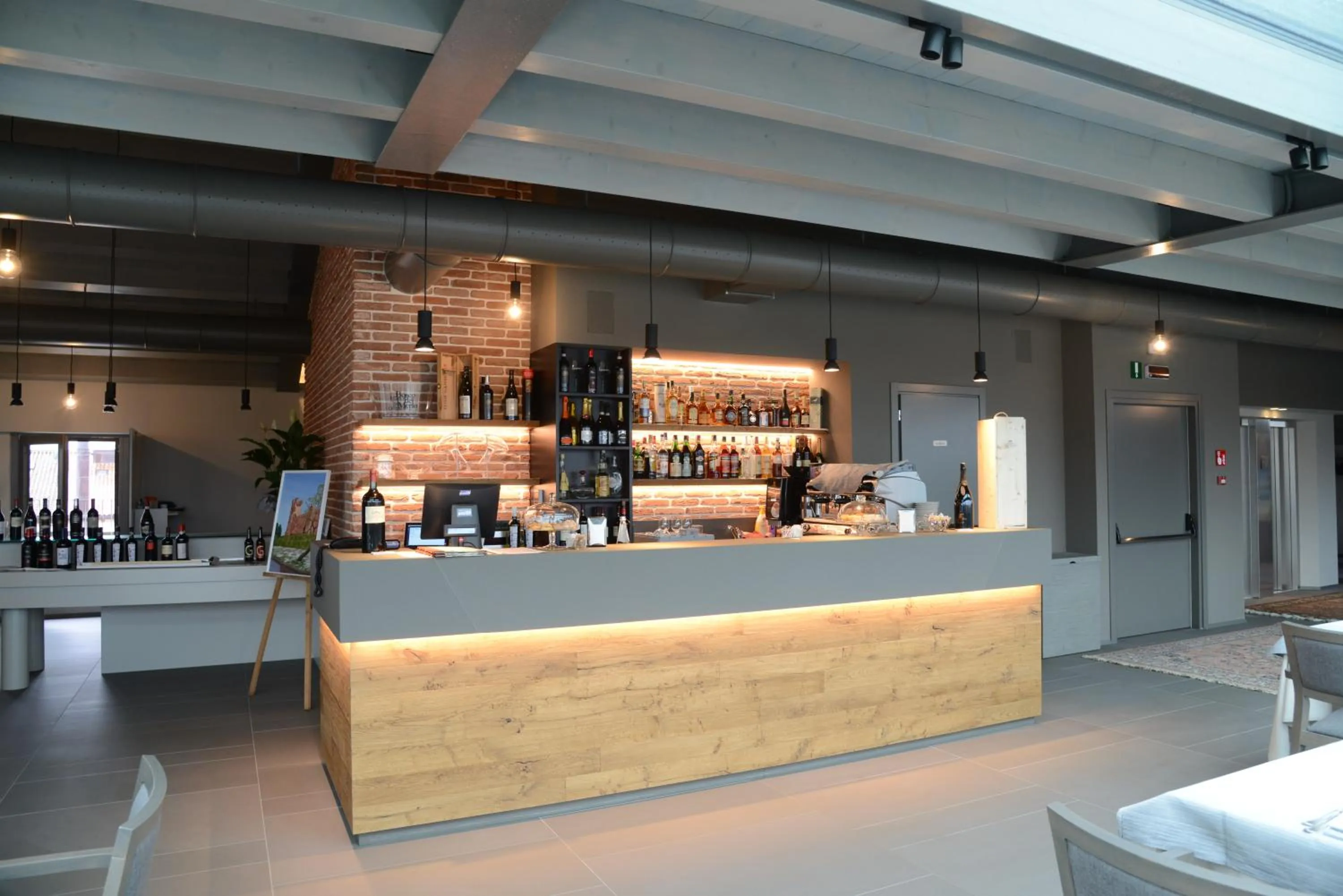 Lounge or bar in Albergo Roma, BW Signature Collection