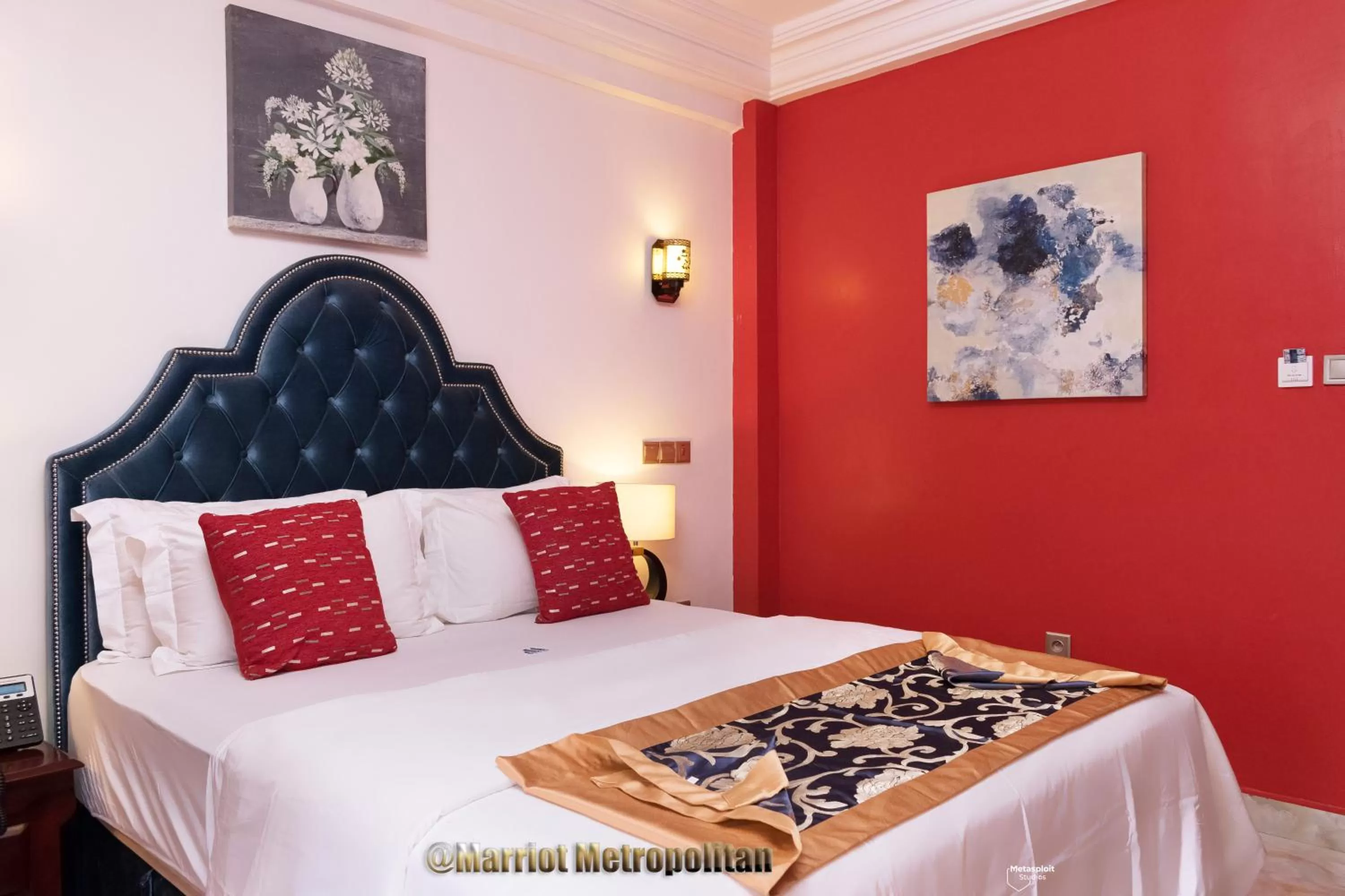 Bed in Marriot Metropolitan Hotel