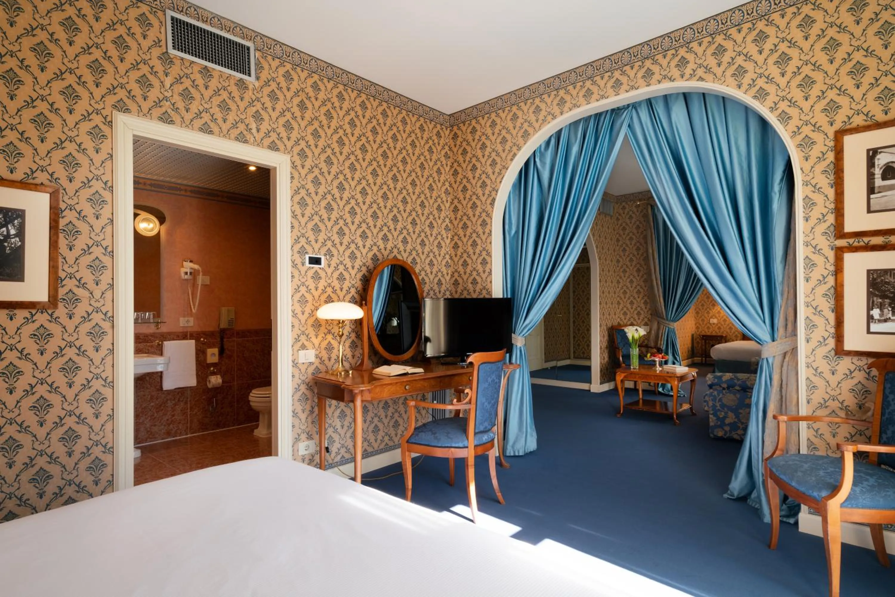 Bed in Grand Hotel Astoria