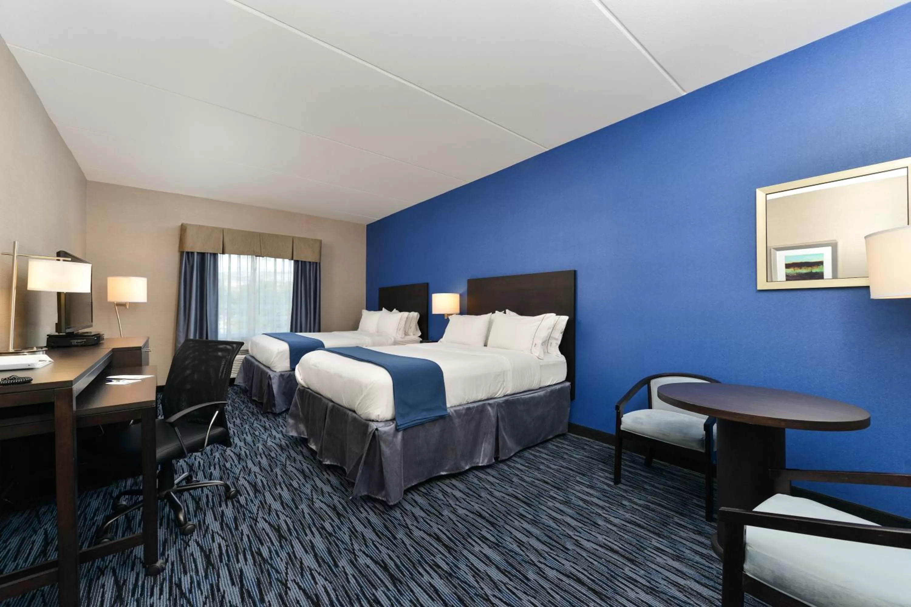 Photo of the whole room, Bed in Holiday Inn Express & Suites Peekskill-Lower Hudson Valley by IHG