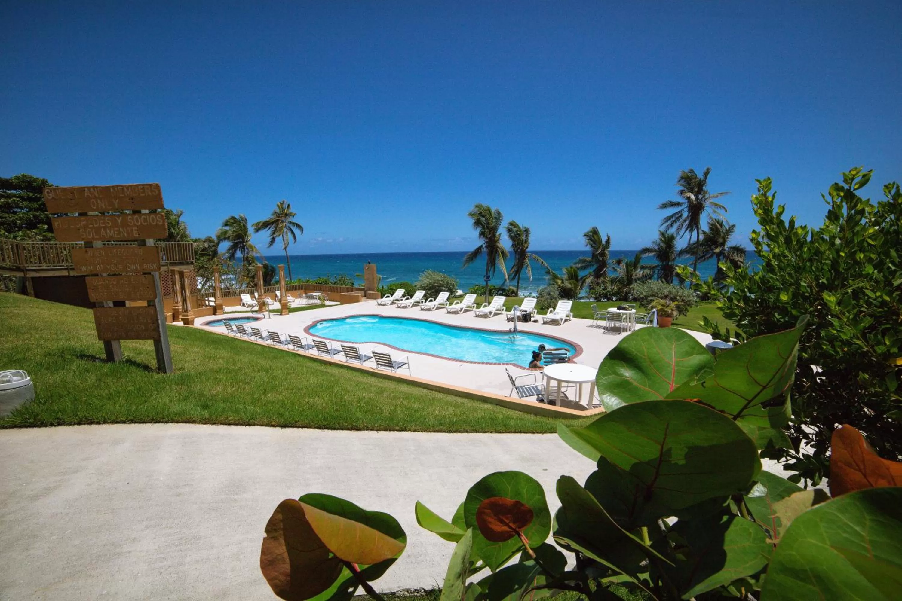 Pool view in Hotel El Guajataca