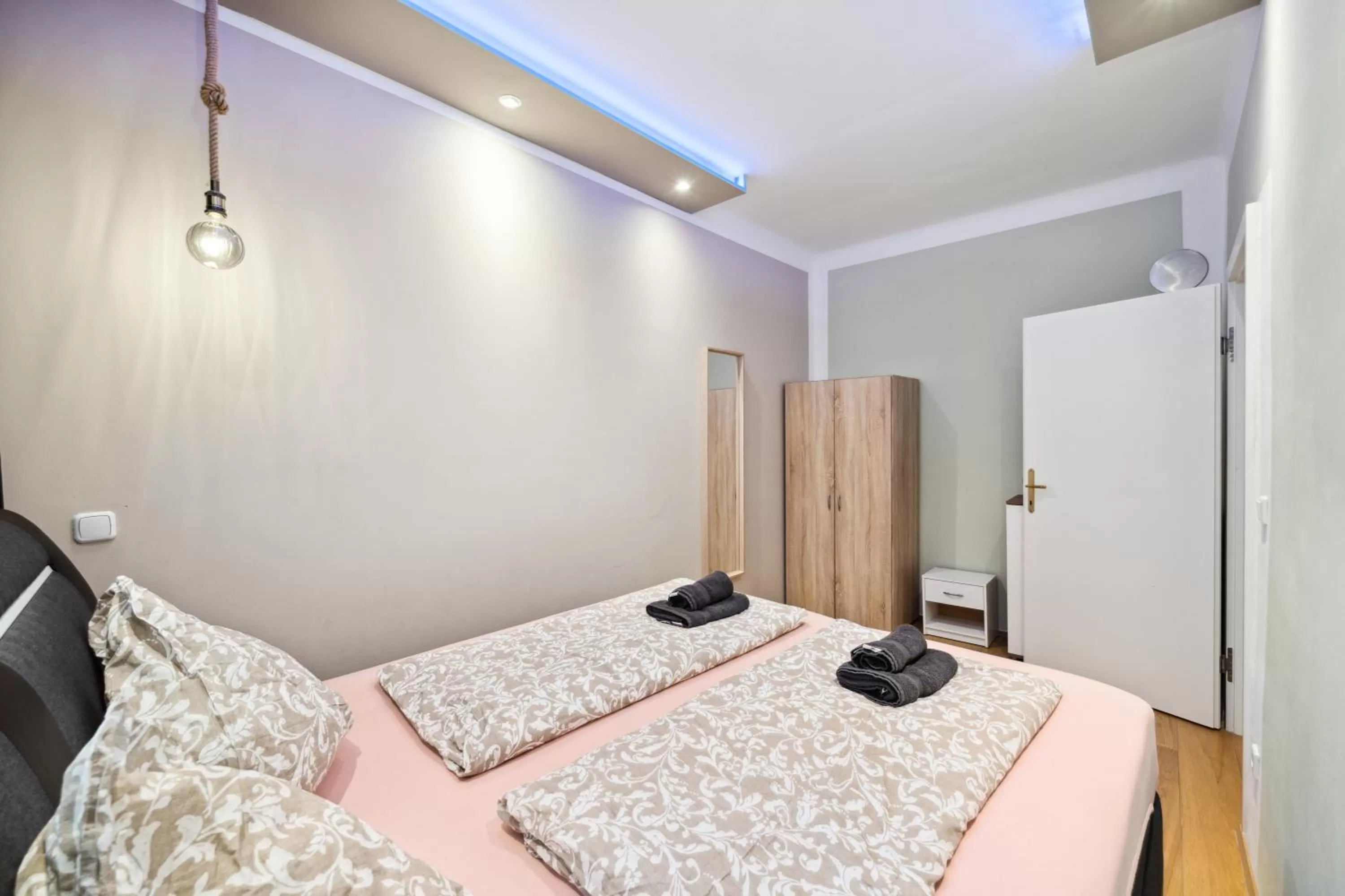 Bed in Florian's apartments in Mariahilf Vienna