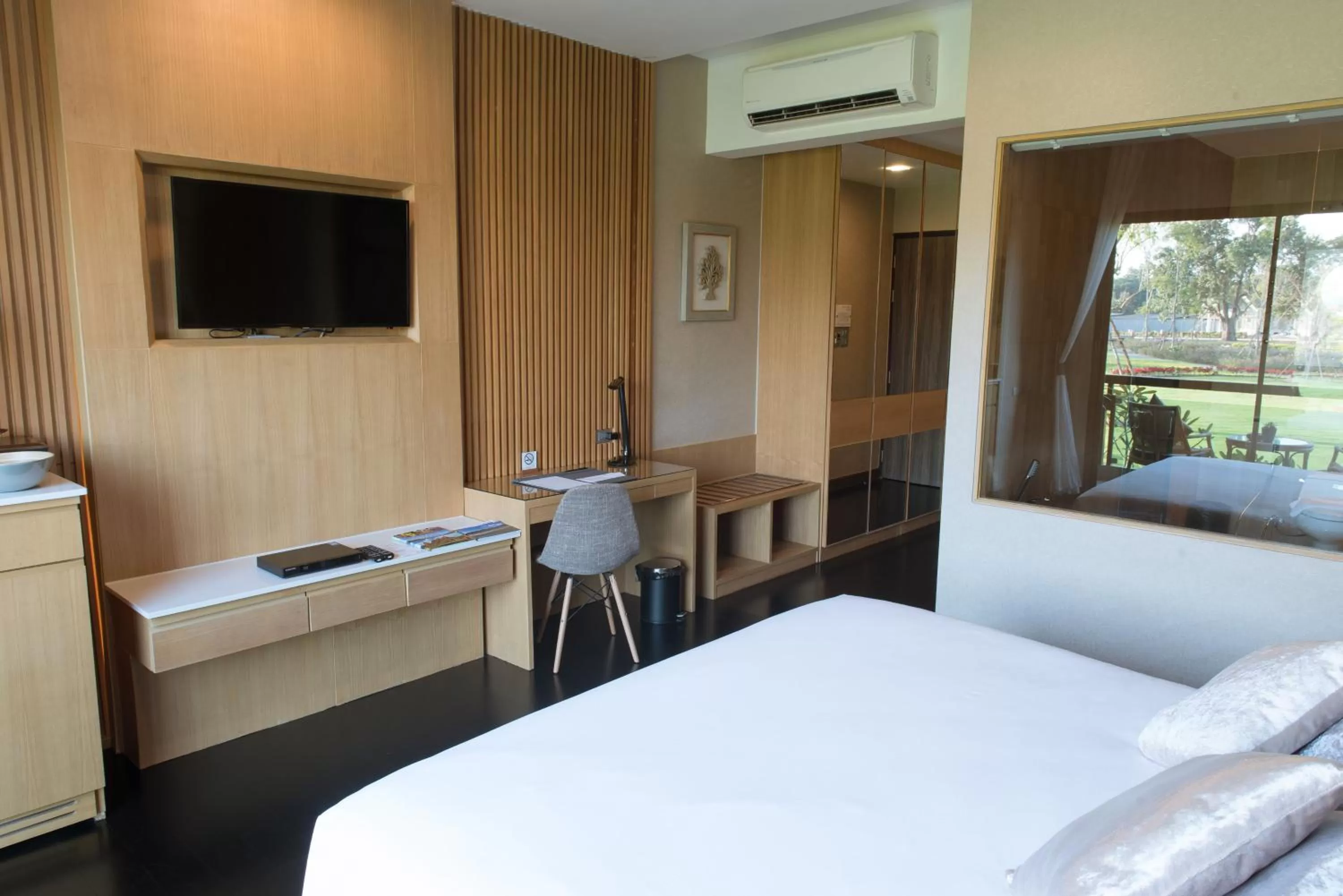 Bedroom, Bed in North Hill City Resort