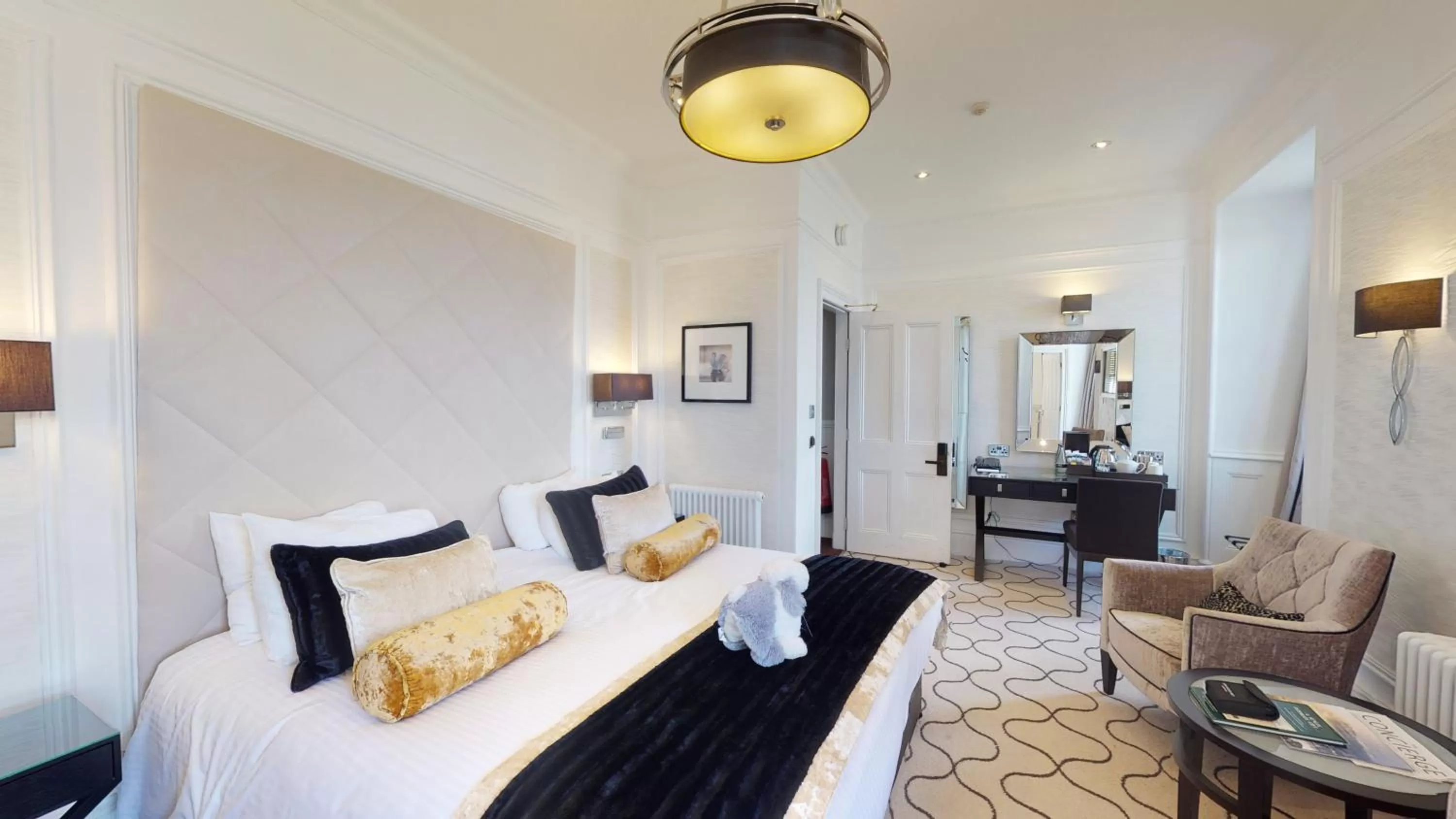 Bedroom, Bed in Low Wood Bay