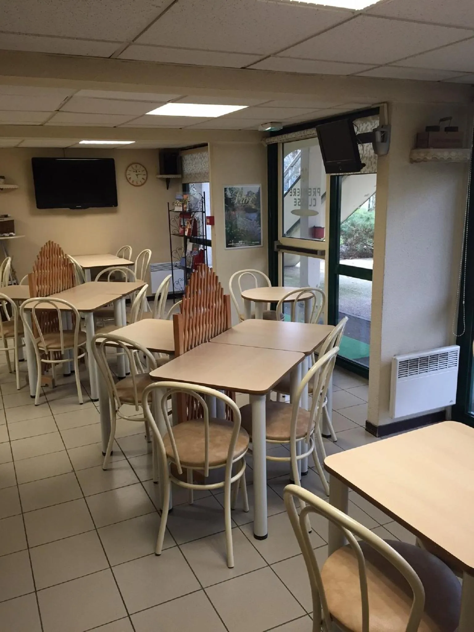 Restaurant/places to eat in Premiere Classe Orleans Nord - Saran