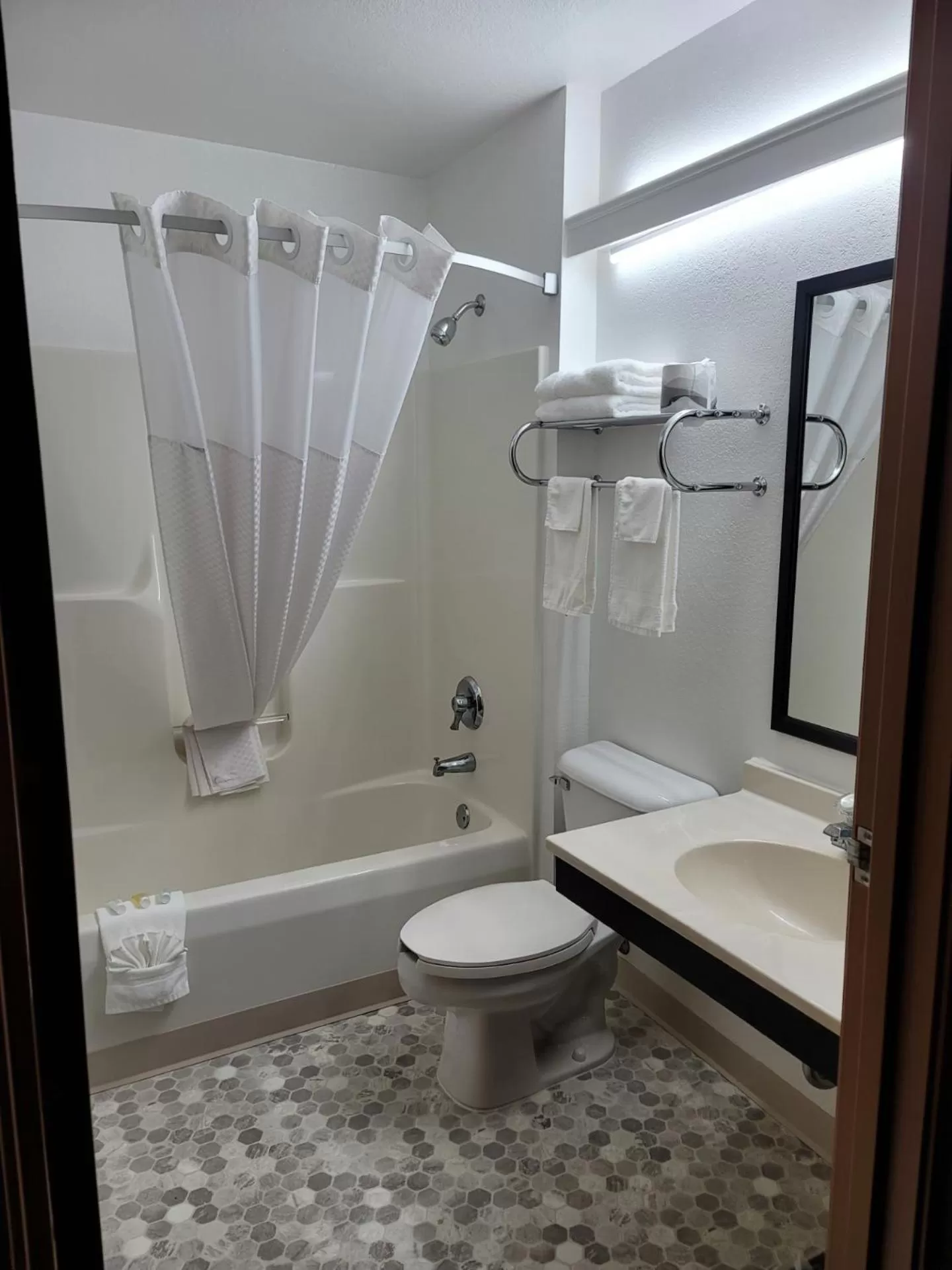 Super 8 by Wyndham Ionia MI