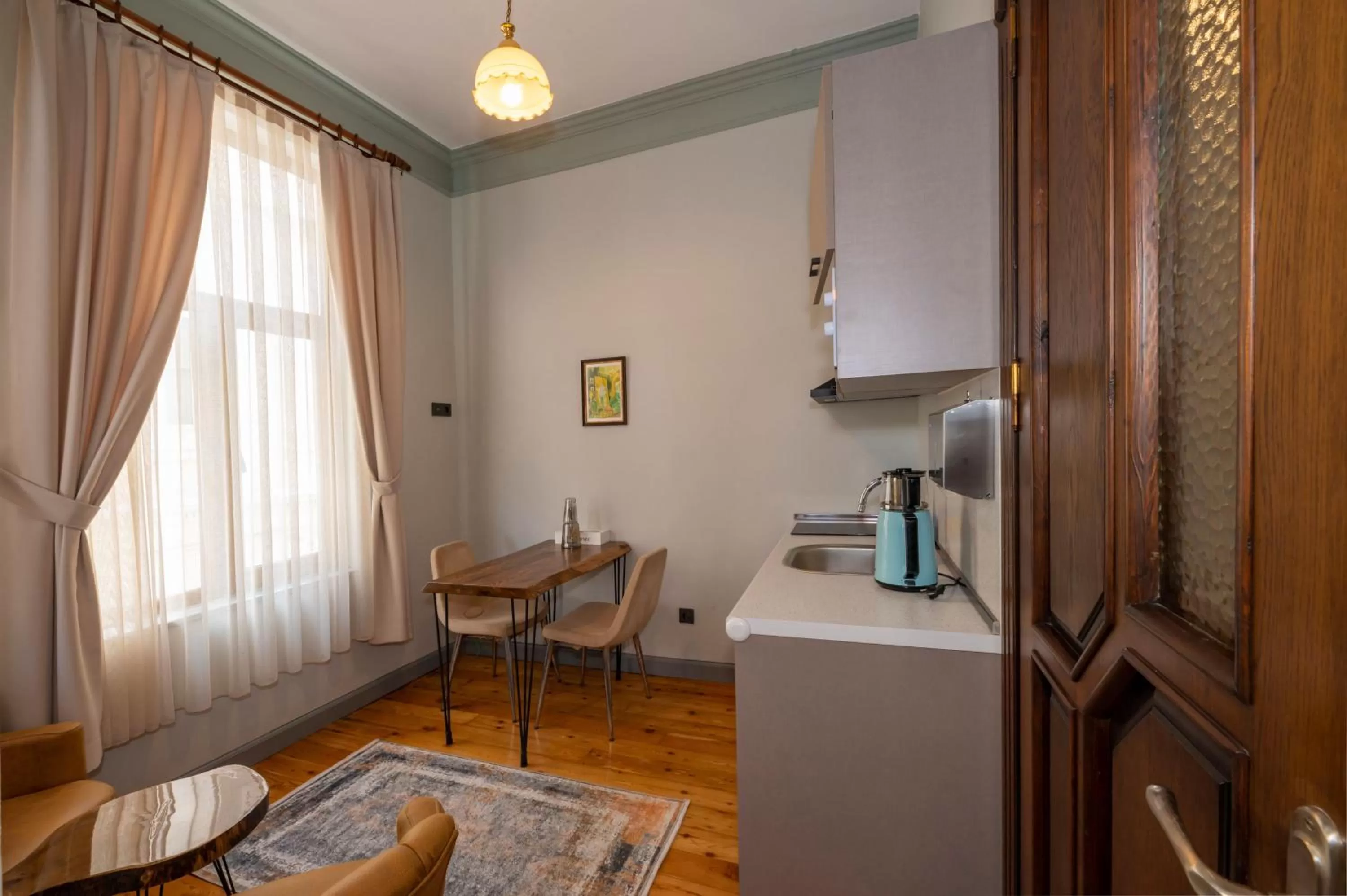 Seating area in O'Pera Okanlı Suites