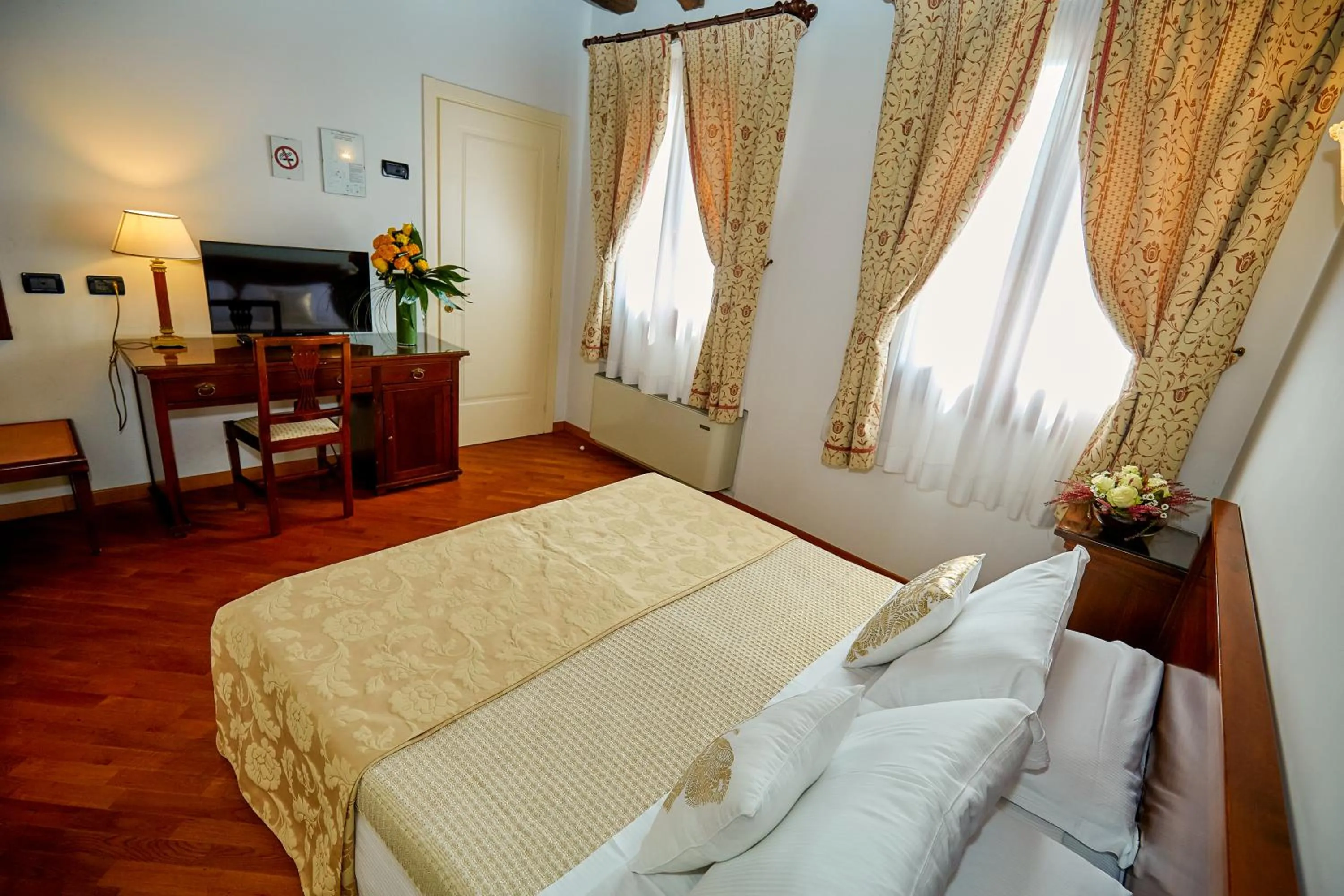 Bed in Hotel Riviera dei Dogi