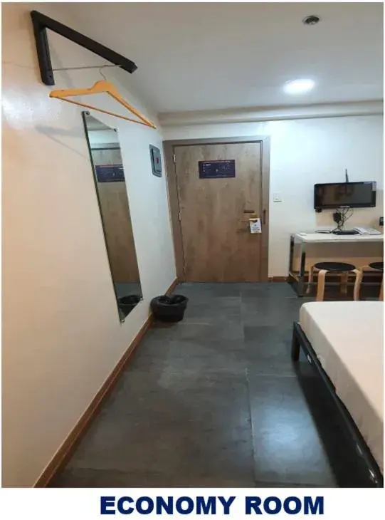 Economy Single Room in Maine City Residences Economy Single Room in Maine City Residences