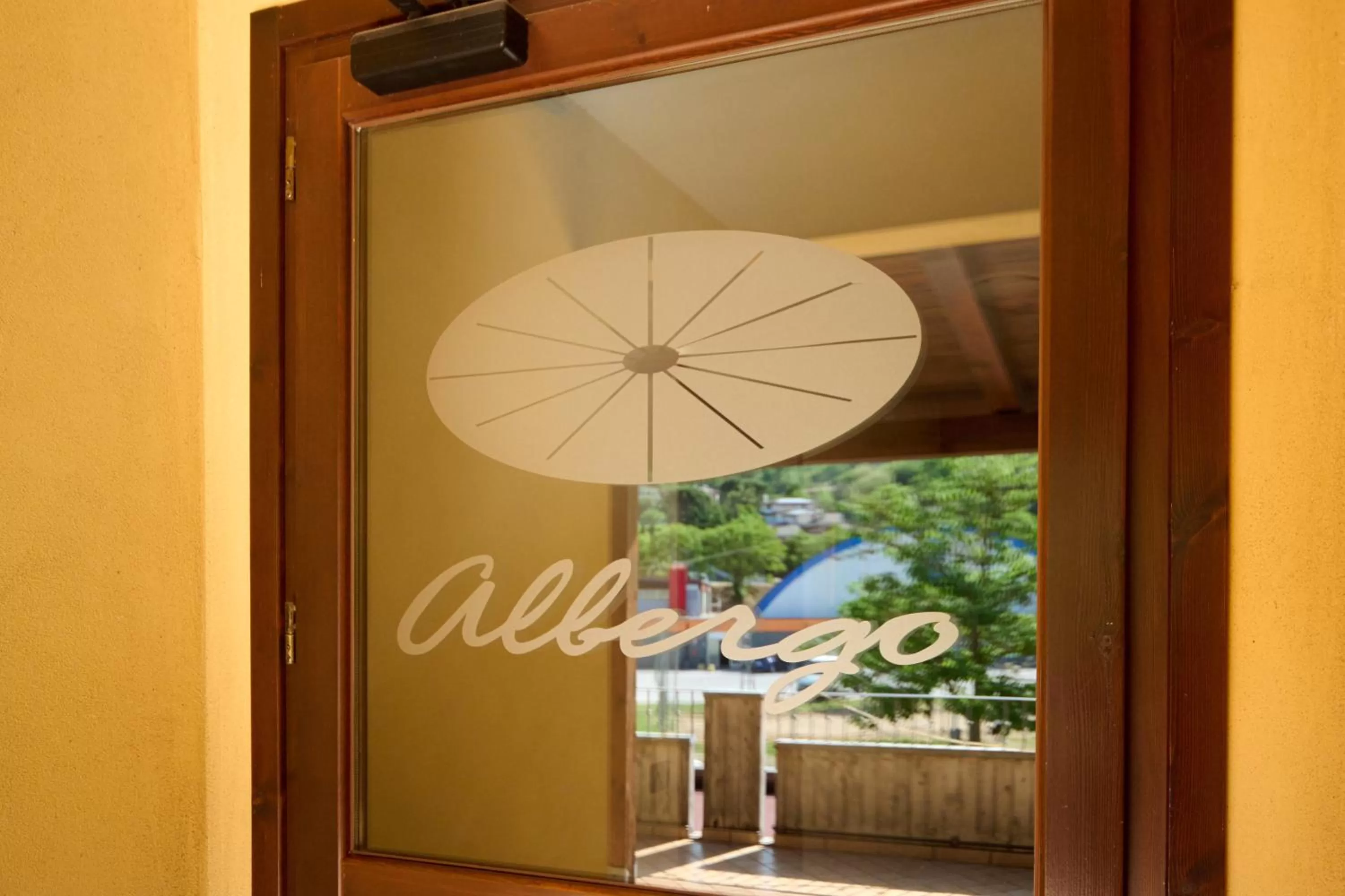 Facade/entrance in Albergo Shine