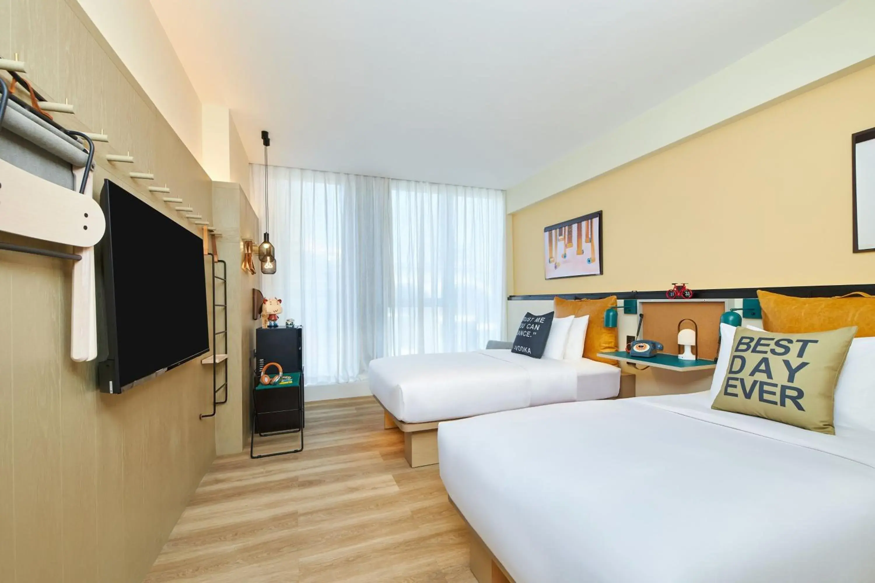 Cozy Twin Room in Moxy Xi'an Downtown Cozy Twin Room in Moxy Xi'an Downtown