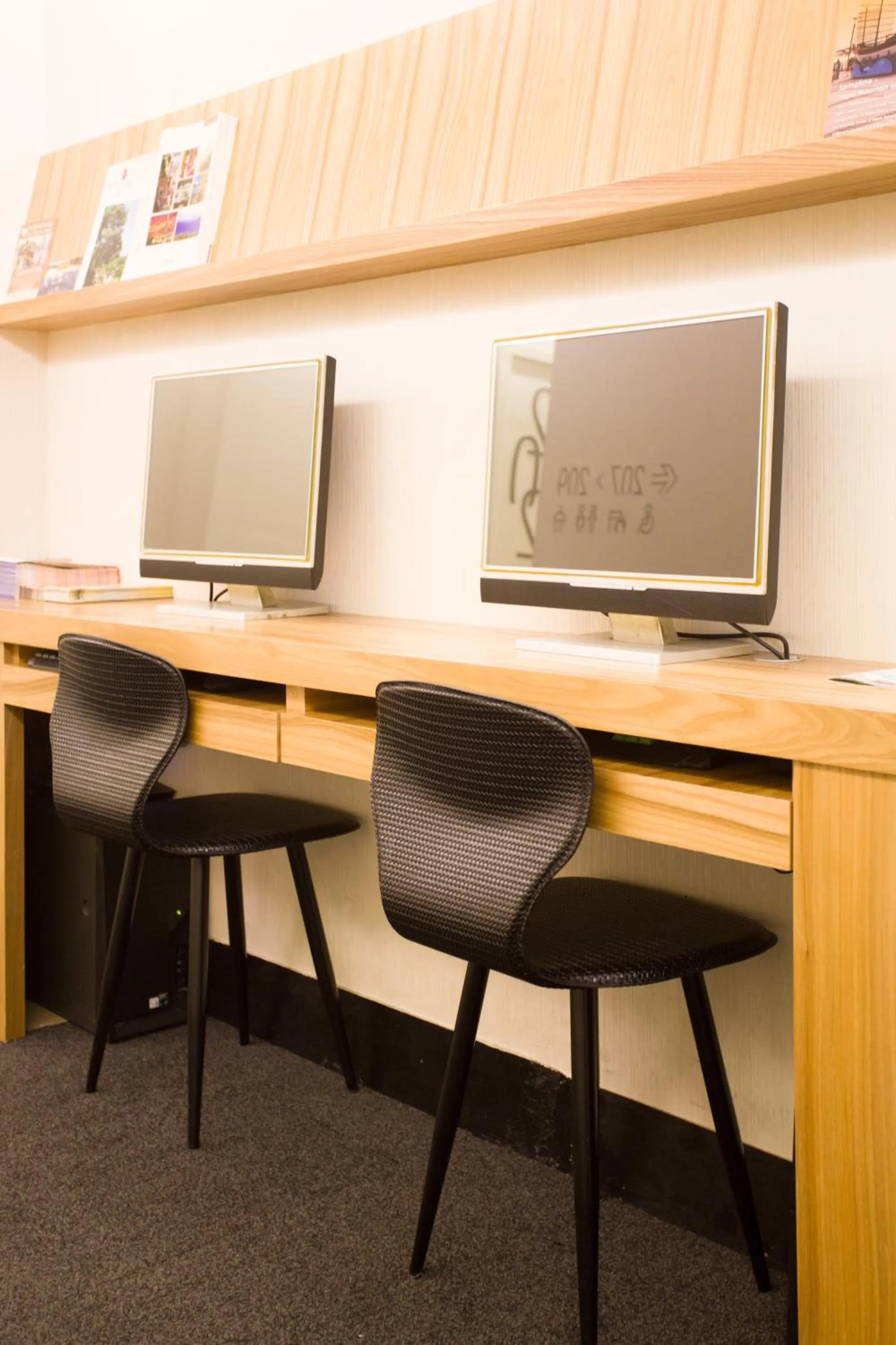 Business facilities in Fun Inn Taipei Hostel