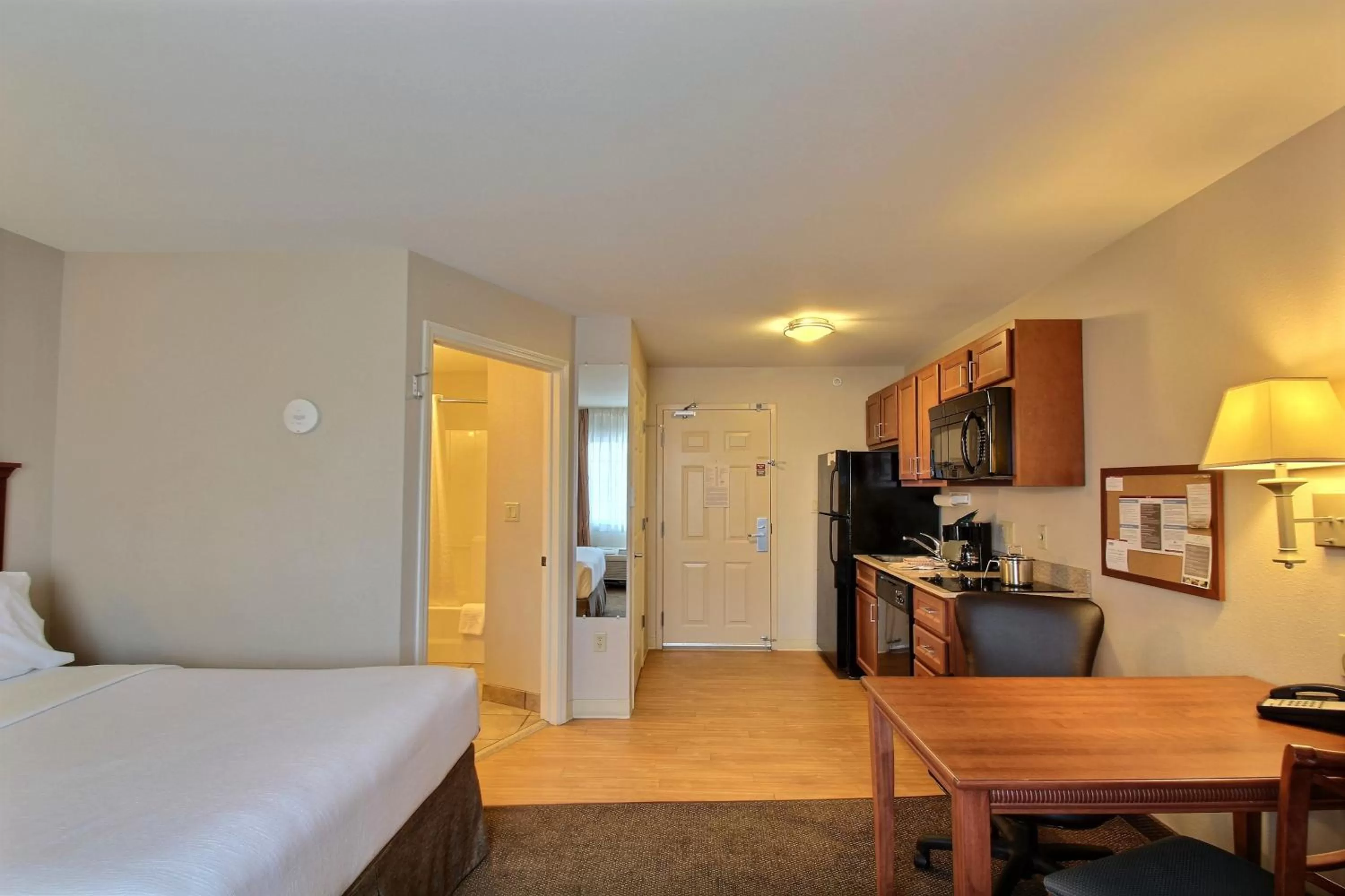 One-Bedroom Queen Suite - Disability Access in Candlewood Suites Milwaukee Airport - Oak Creek, an IHG Hotel