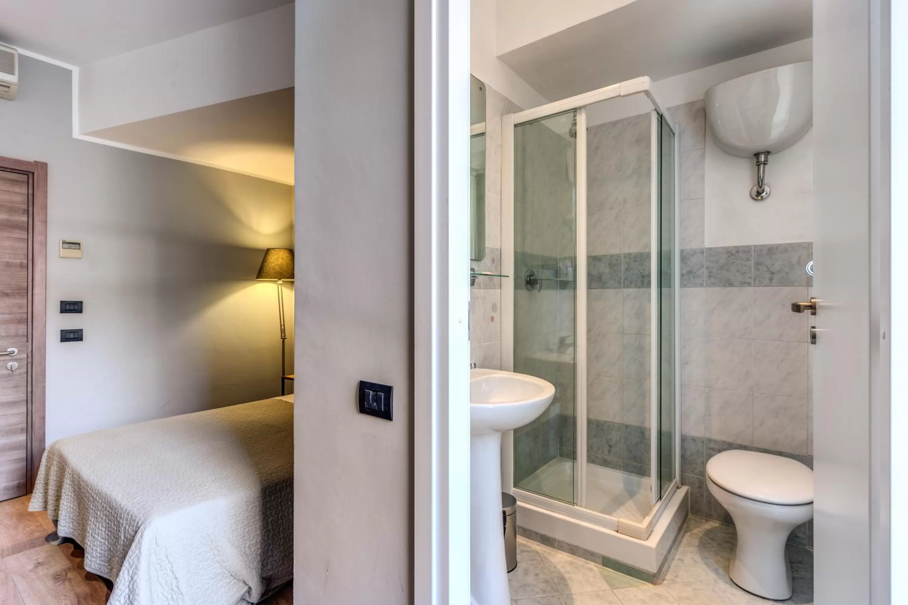 Bathroom in Hotel King