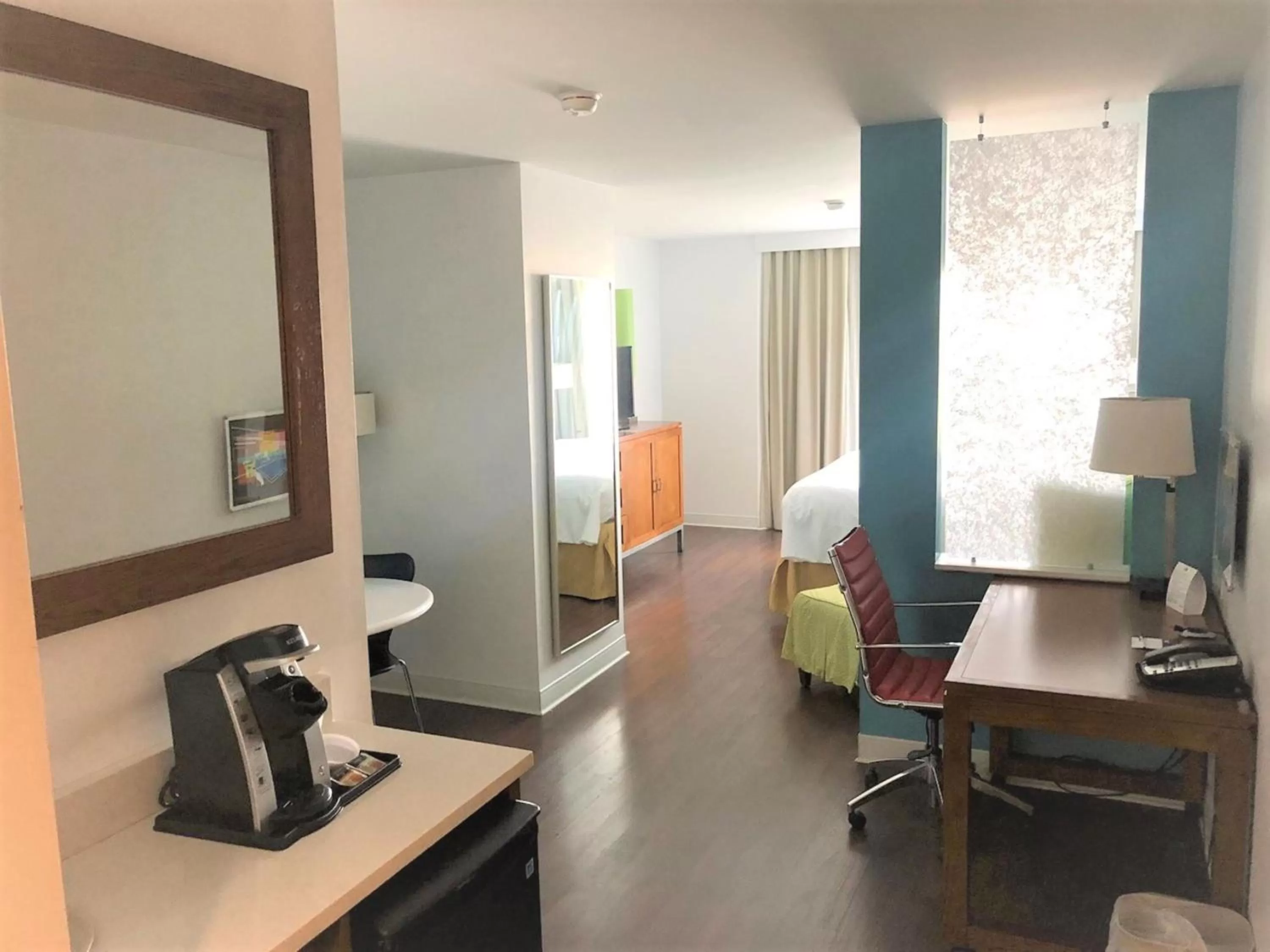 Coffee/tea facilities in Holiday Inn Express Indianapolis - Fishers by IHG