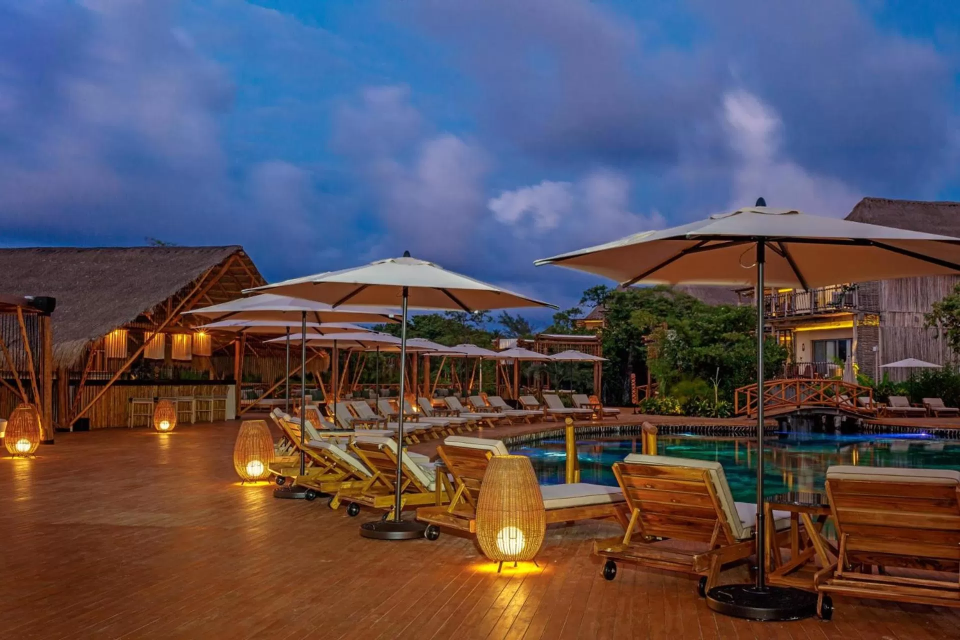 Swimming pool in Hotel Shibari - Restaurant & Cenote Club