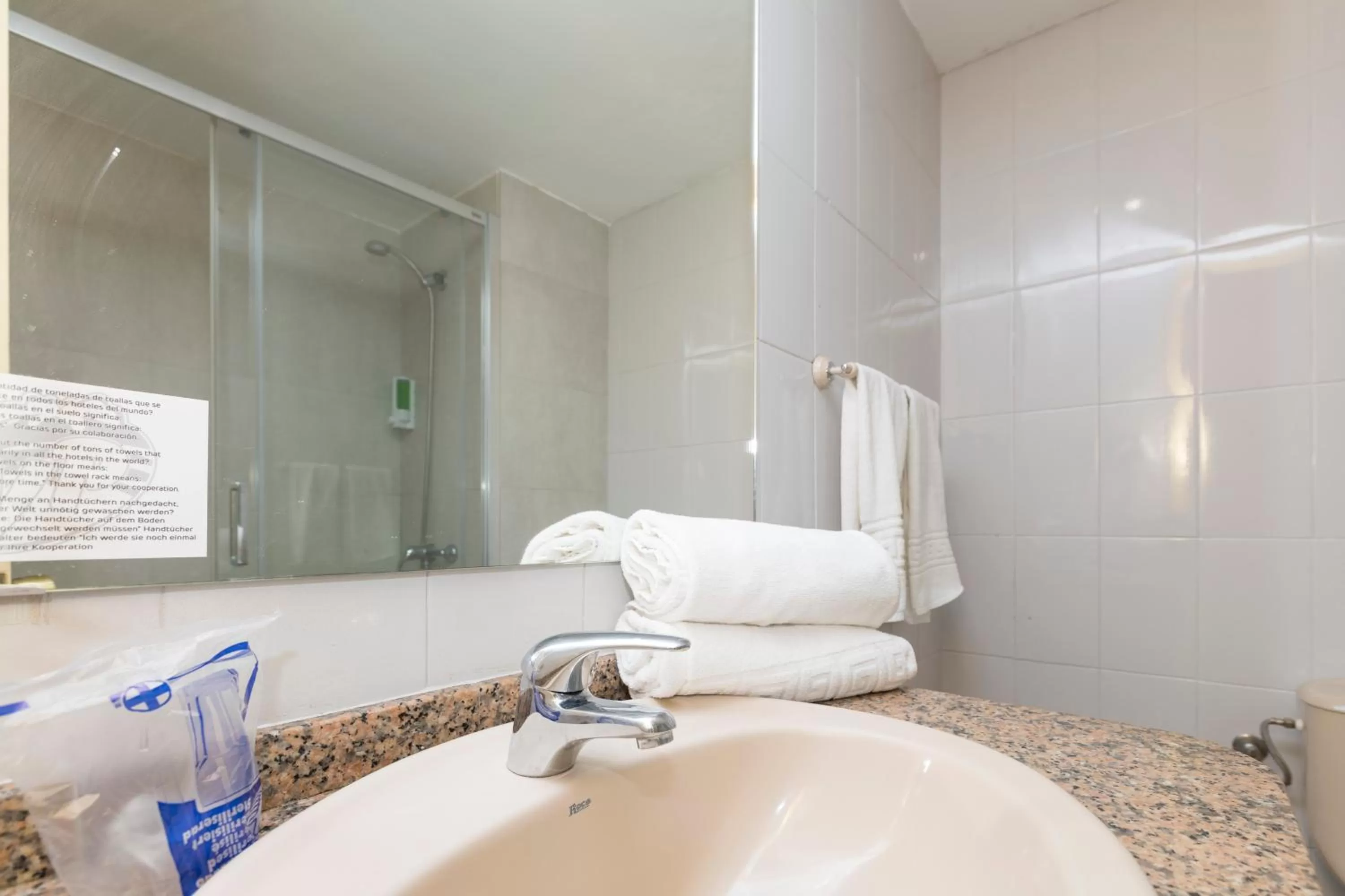 Bathroom in Hotel LIVVO Veril Playa